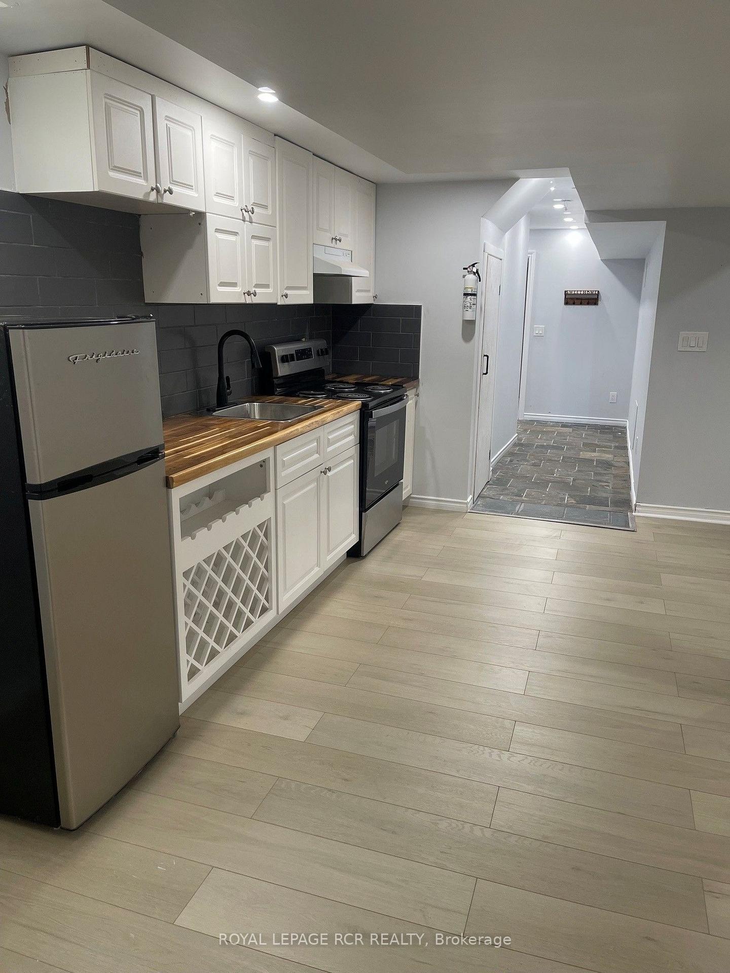 Photo 10 of Unit Basement, 109 Senator Way, Caledon, Bolton North — HOMEH