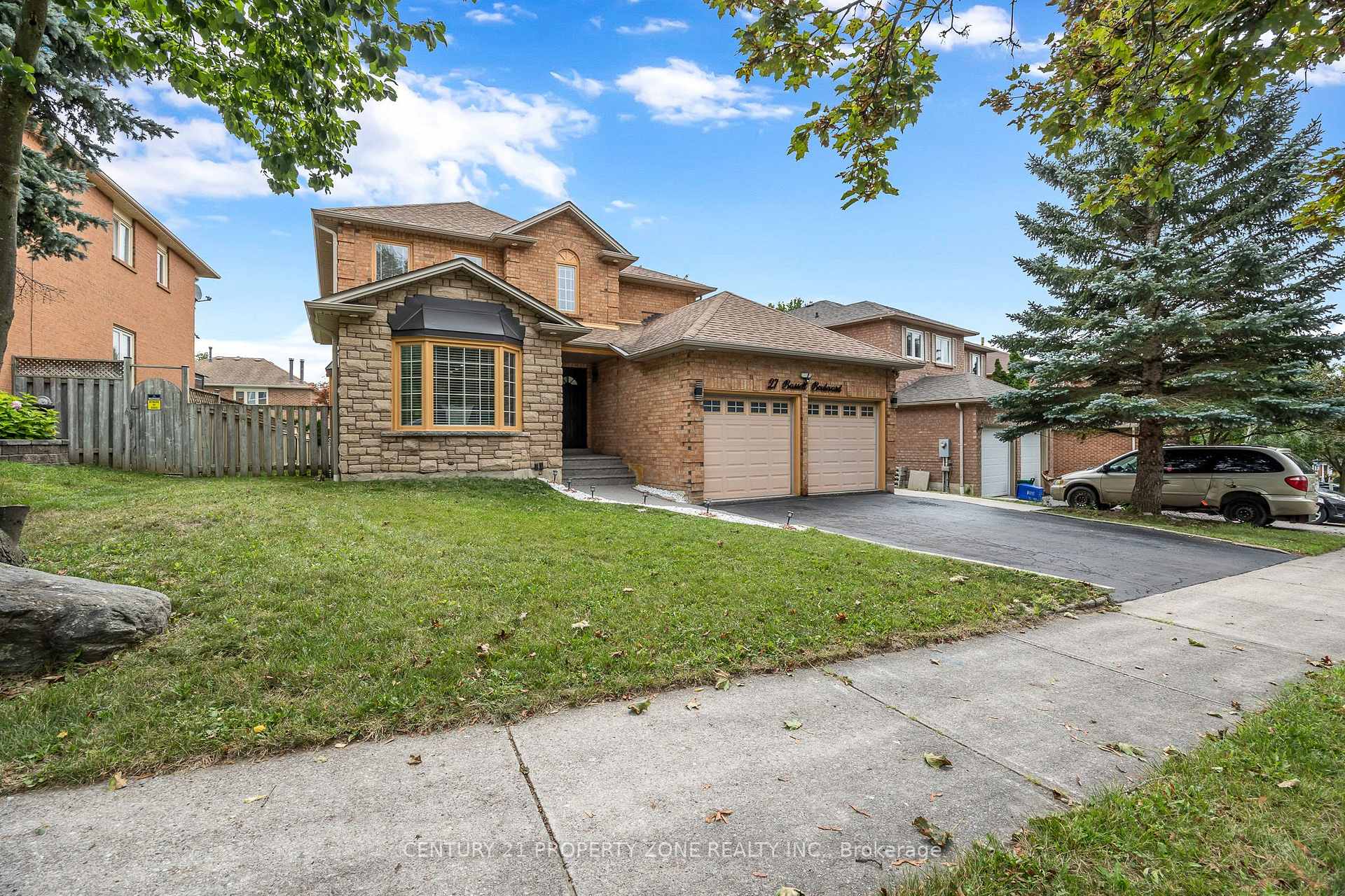 Photo 2 of 27 Bassett Boulevard, Whitby, Pringle Creek — HOMEH