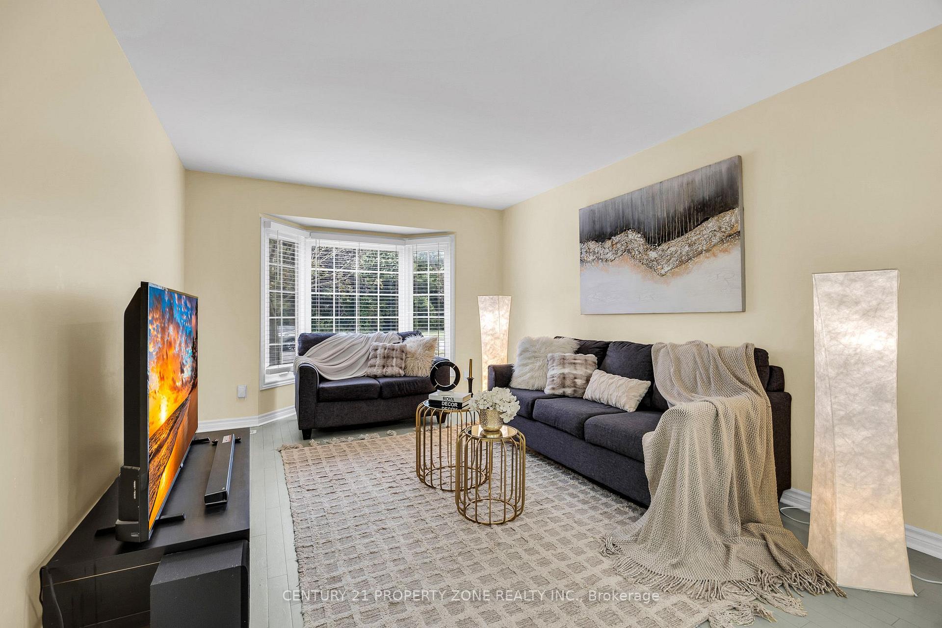 Photo 6 of 27 Bassett Boulevard, Whitby, Pringle Creek — HOMEH