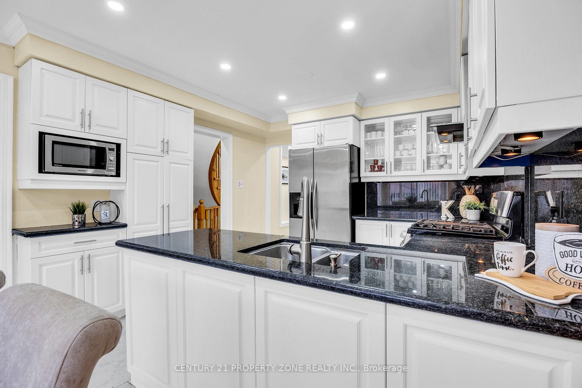 Photo 10 of 27 Bassett Boulevard, Whitby, Pringle Creek — HOMEH