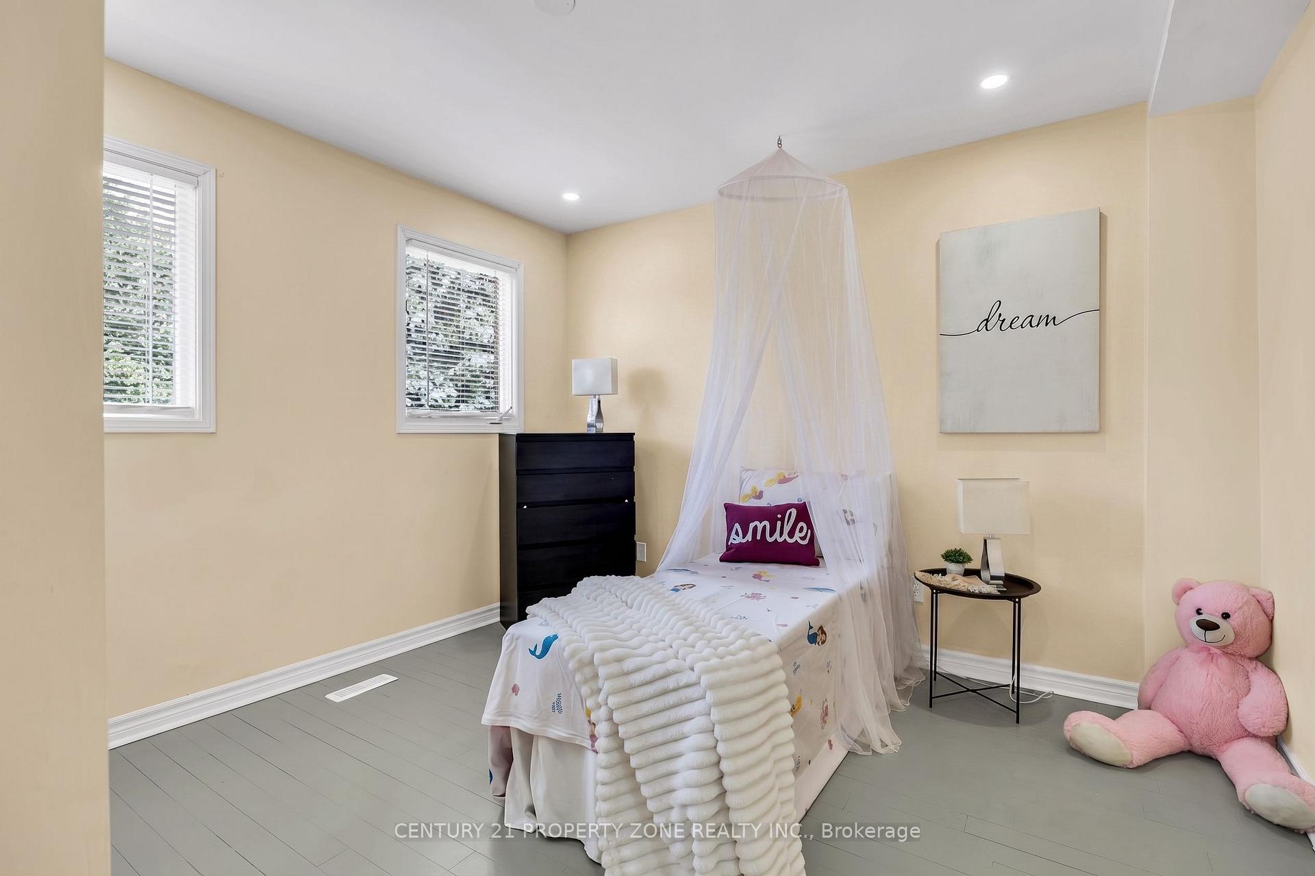 Photo 17 of 27 Bassett Boulevard, Whitby, Pringle Creek — HOMEH