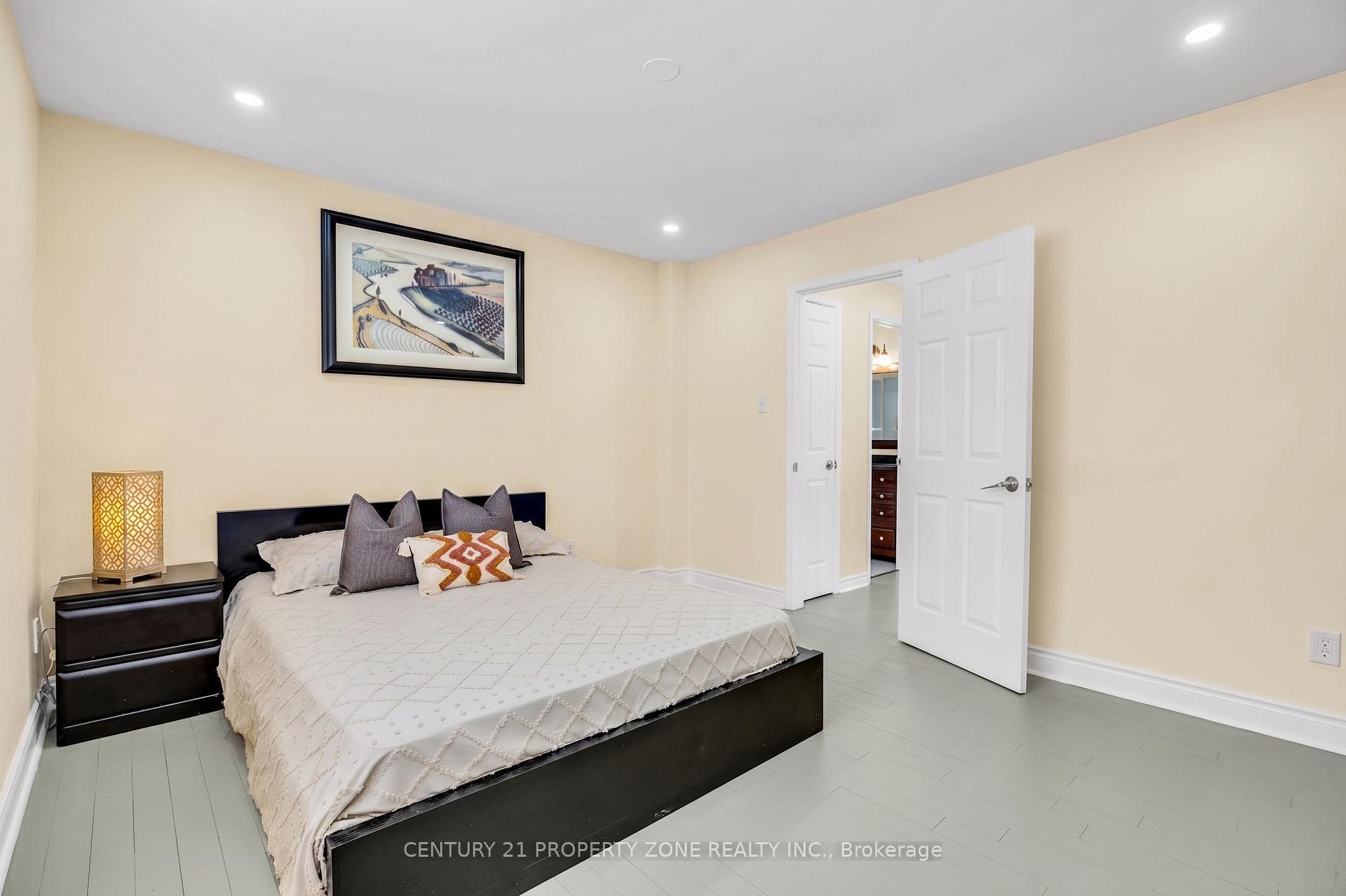Photo 21 of 27 Bassett Boulevard, Whitby, Pringle Creek — HOMEH