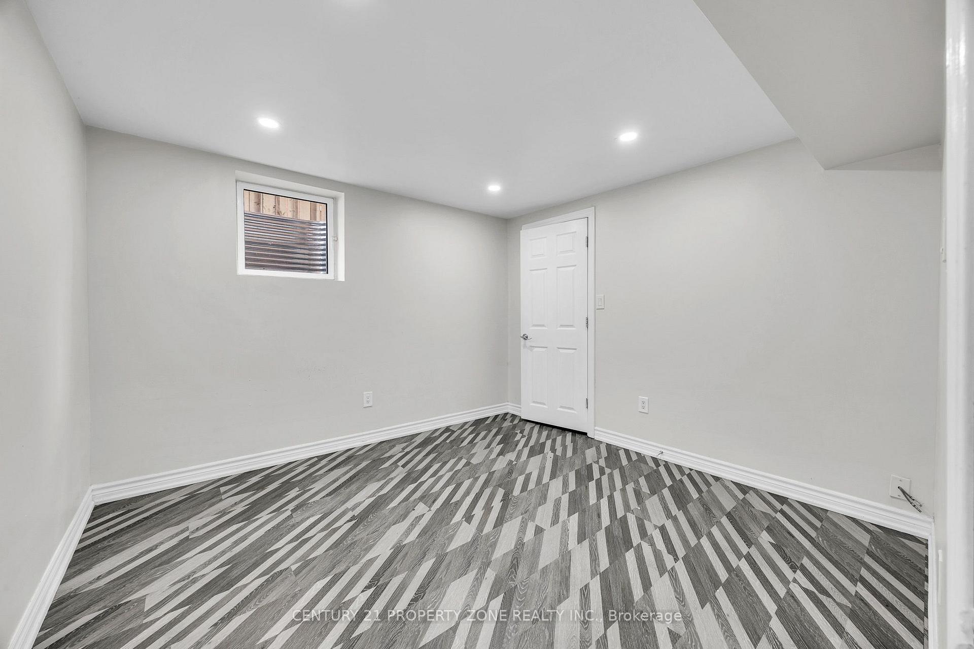 Photo 32 of 27 Bassett Boulevard, Whitby, Pringle Creek — HOMEH