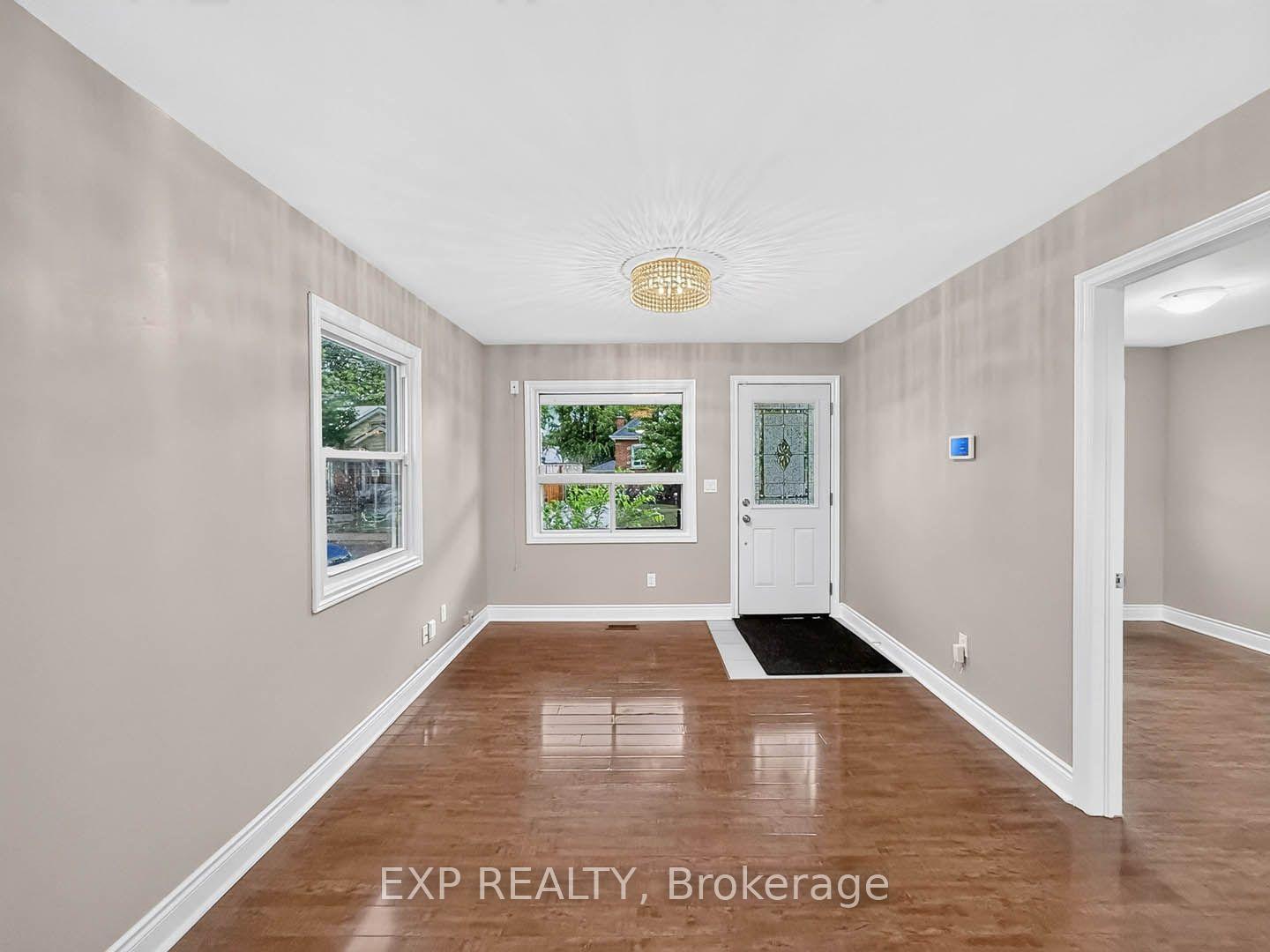 Photo 6 of 57 Weir Street S, Hamilton, Bartonville — HOMEH