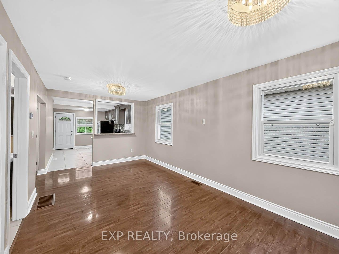 Photo 8 of 57 Weir Street S, Hamilton, Bartonville — HOMEH