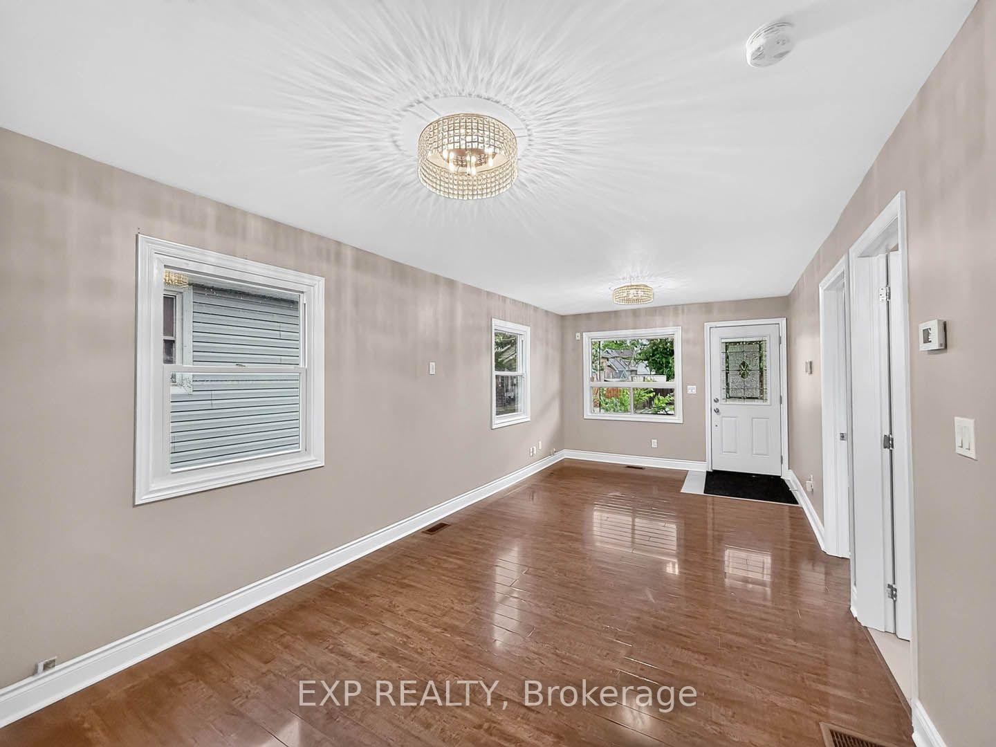 Photo 10 of 57 Weir Street S, Hamilton, Bartonville — HOMEH