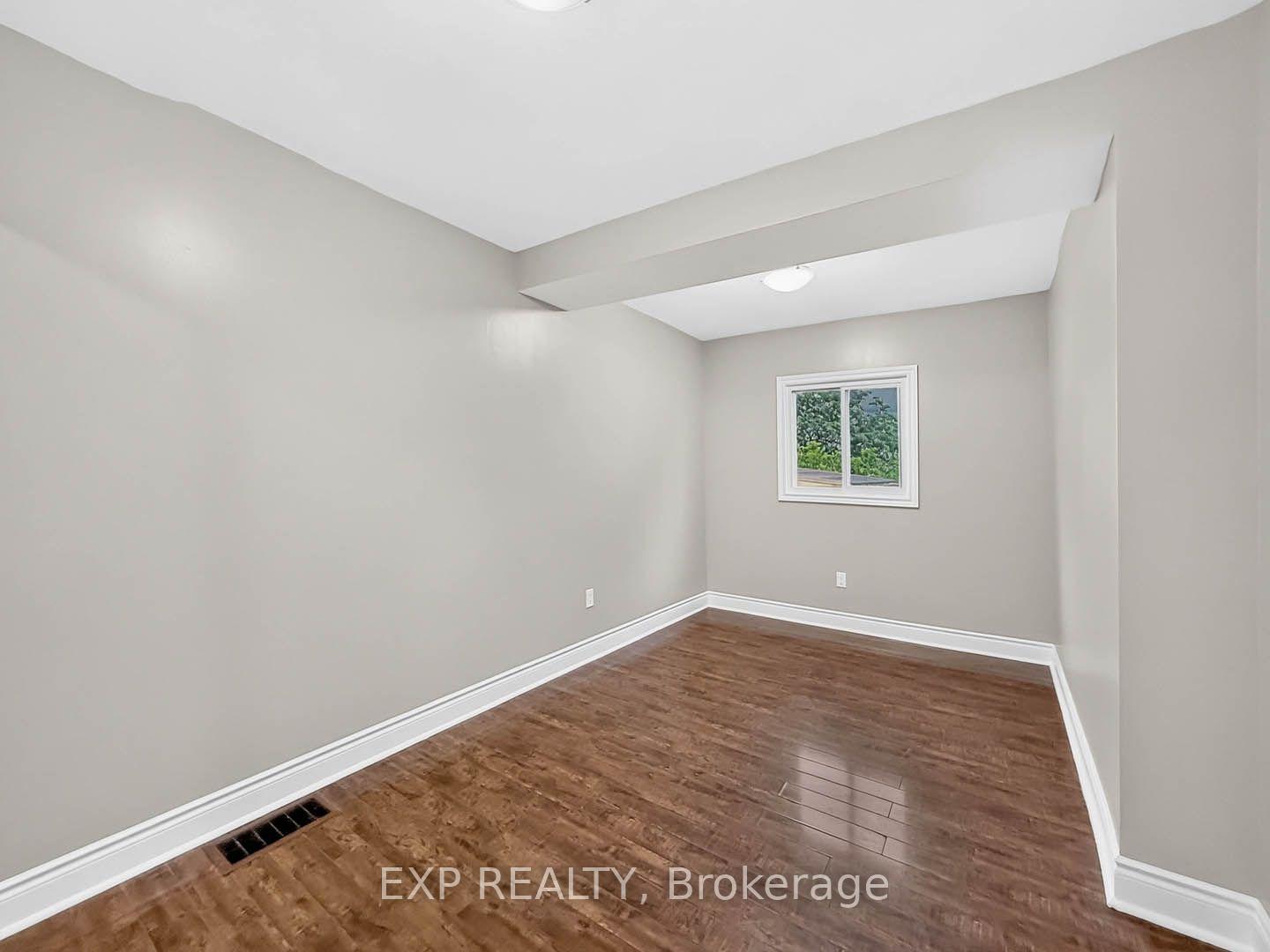 Photo 16 of 57 Weir Street S, Hamilton, Bartonville — HOMEH