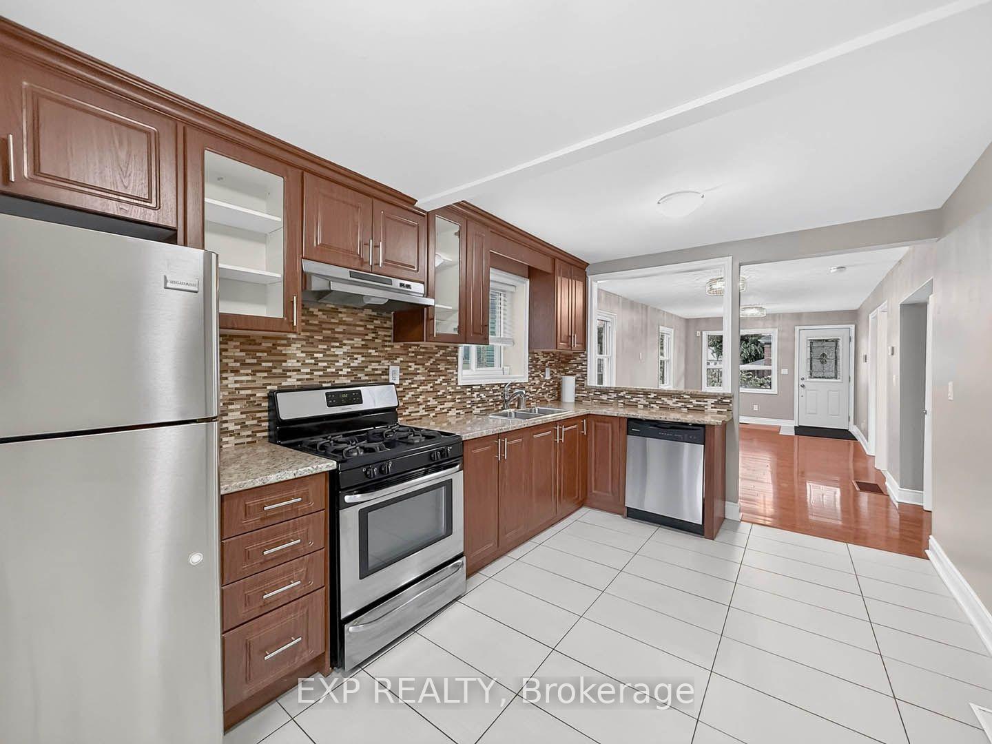 Photo 15 of 57 Weir Street S, Hamilton, Bartonville — HOMEH