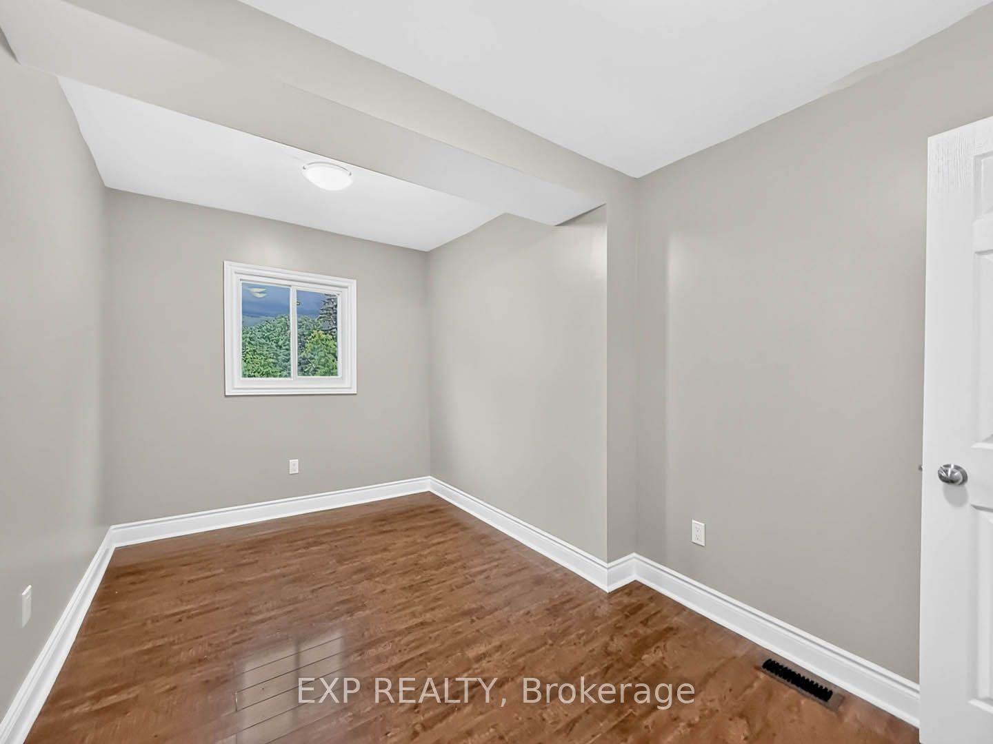Photo 17 of 57 Weir Street S, Hamilton, Bartonville — HOMEH