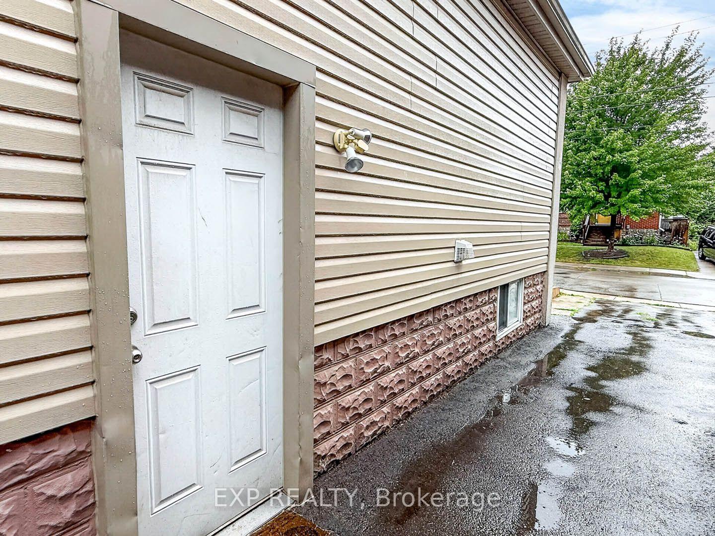 Photo 22 of 57 Weir Street S, Hamilton, Bartonville — HOMEH