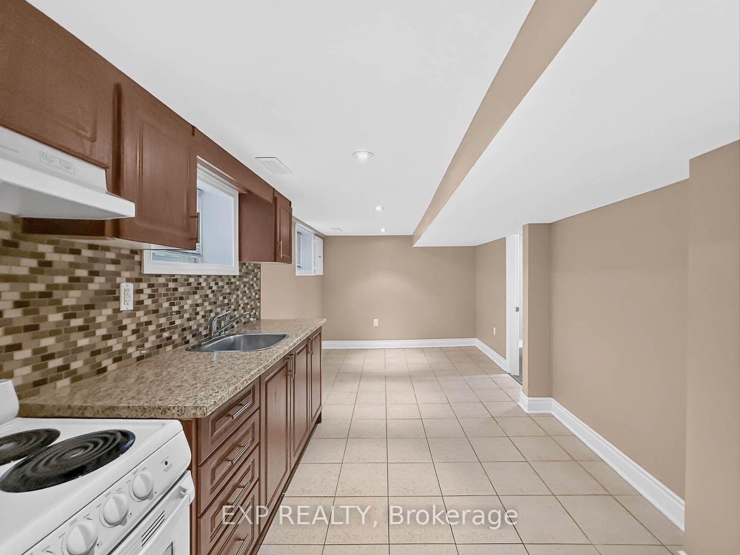 Photo 26 of 57 Weir Street S, Hamilton, Bartonville — HOMEH