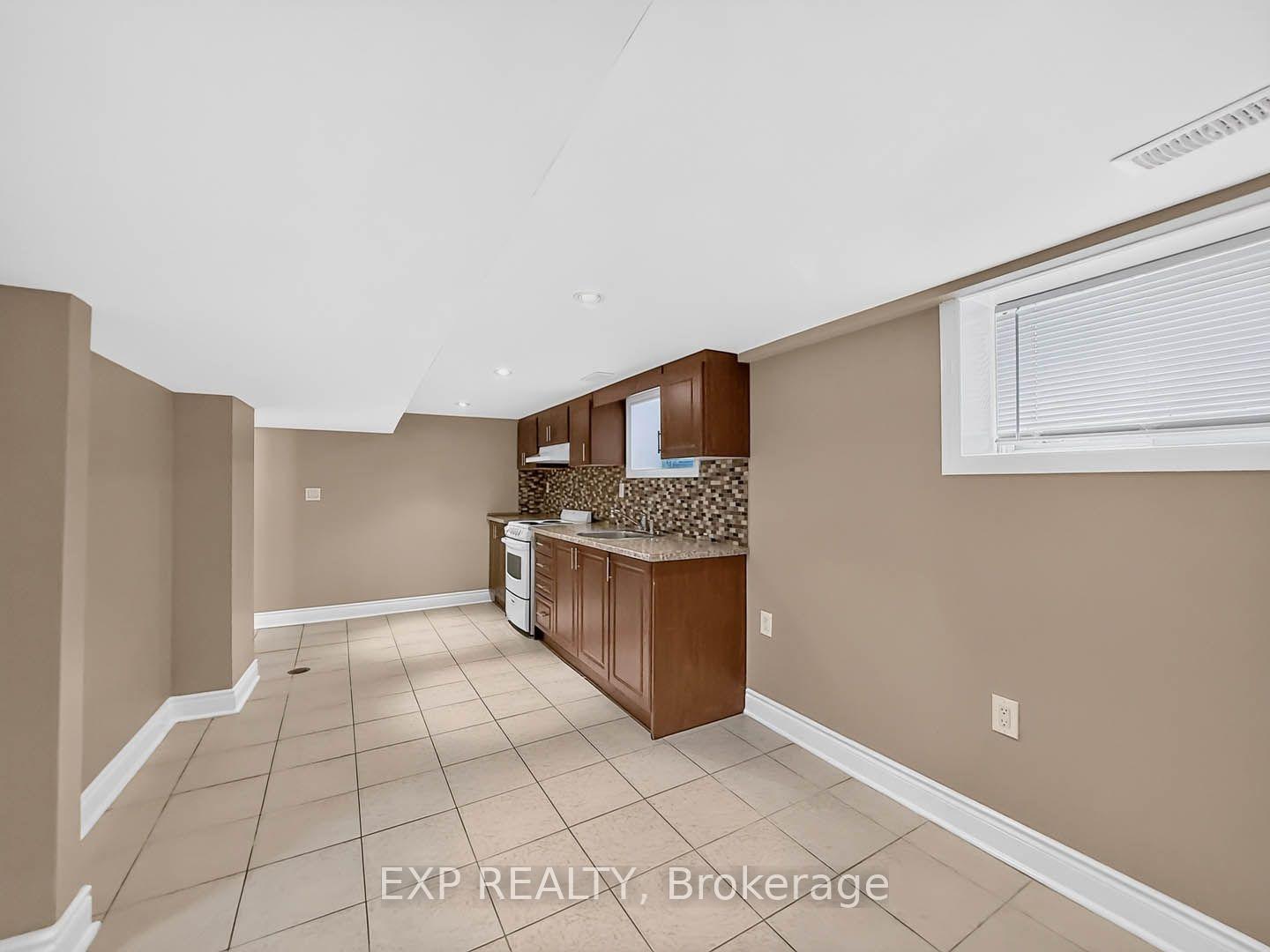 Photo 28 of 57 Weir Street S, Hamilton, Bartonville — HOMEH