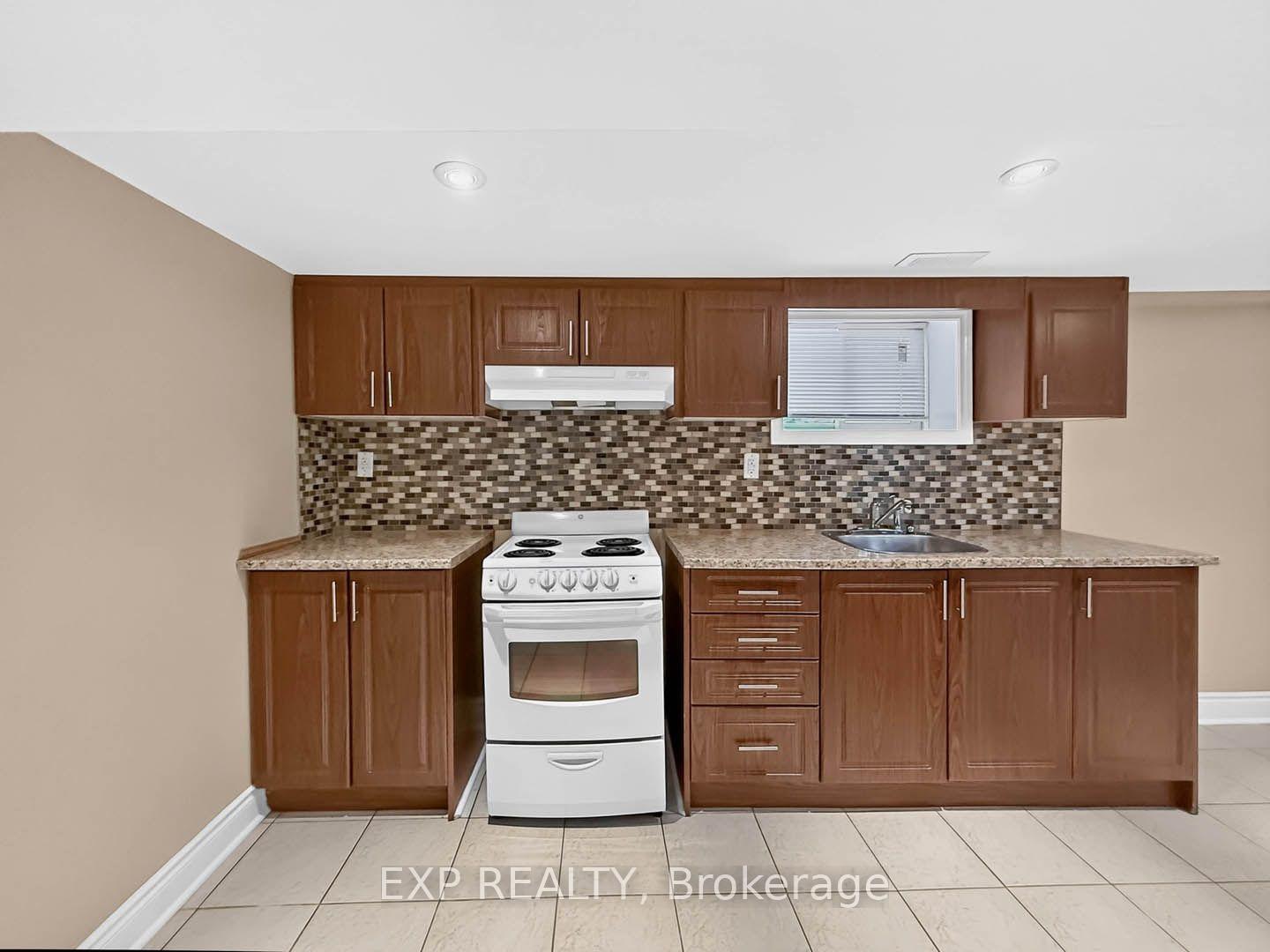 Photo 32 of 57 Weir Street S, Hamilton, Bartonville — HOMEH