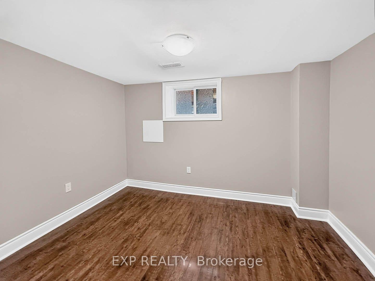 Photo 33 of 57 Weir Street S, Hamilton, Bartonville — HOMEH