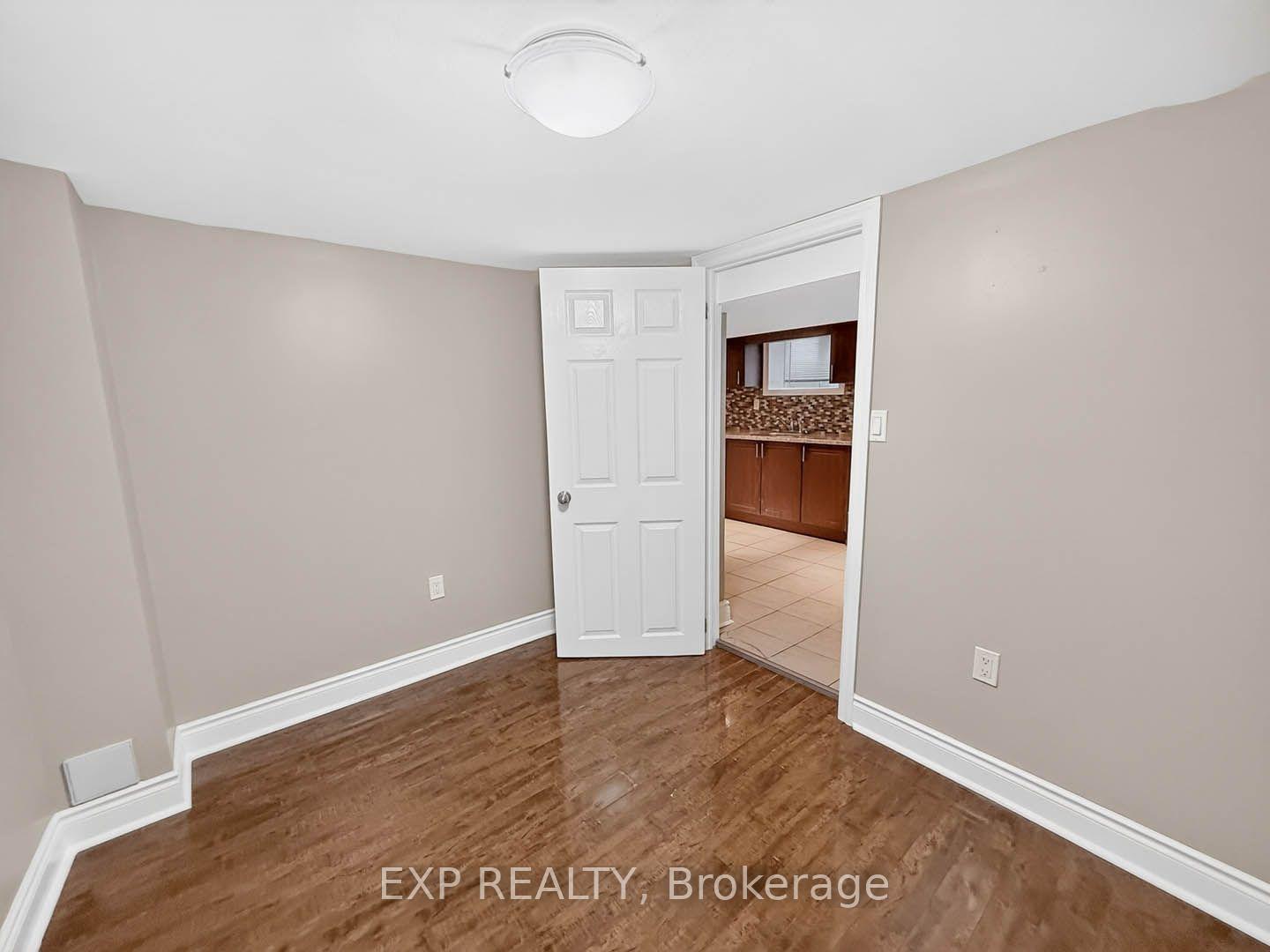Photo 35 of 57 Weir Street S, Hamilton, Bartonville — HOMEH