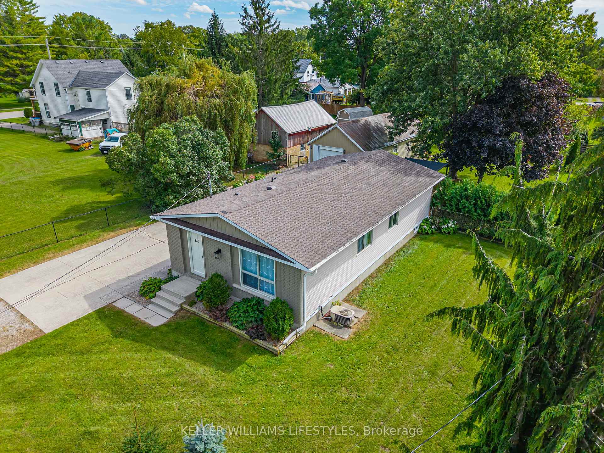 Photo 2 of 131 Prince Street, North Middlesex, Parkhill — HOMEH