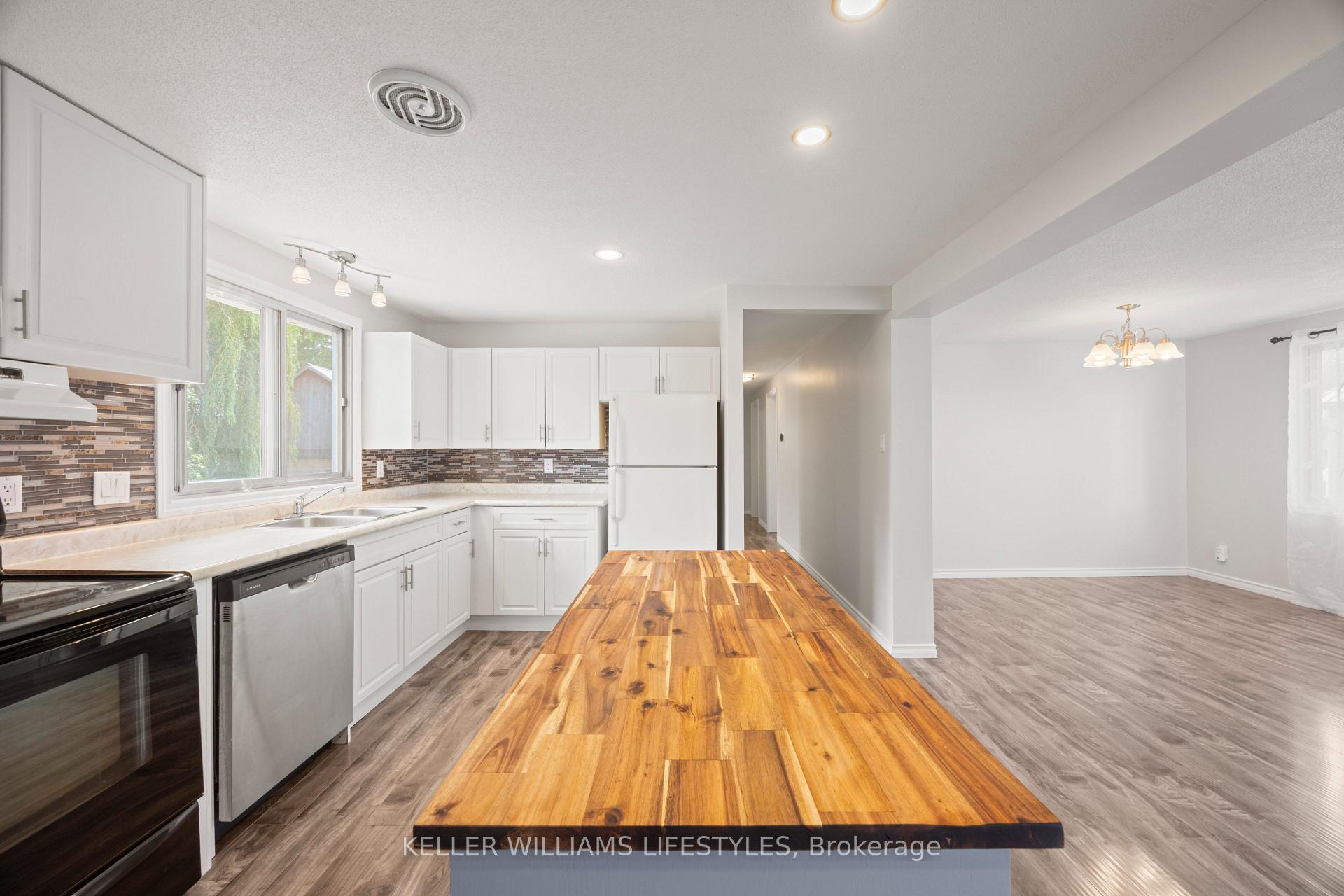 Photo 7 of 131 Prince Street, North Middlesex, Parkhill — HOMEH