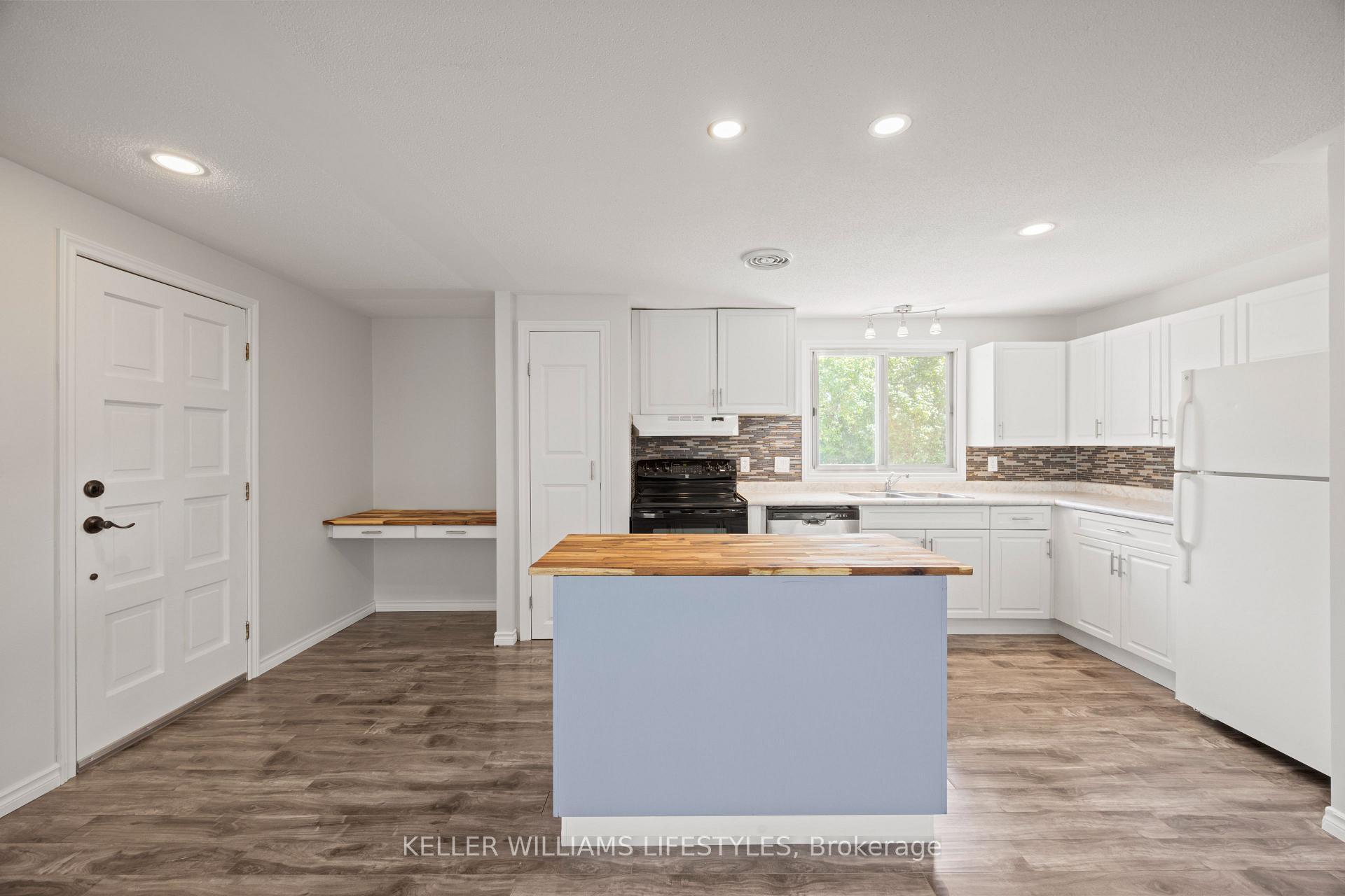 Photo 9 of 131 Prince Street, North Middlesex, Parkhill — HOMEH