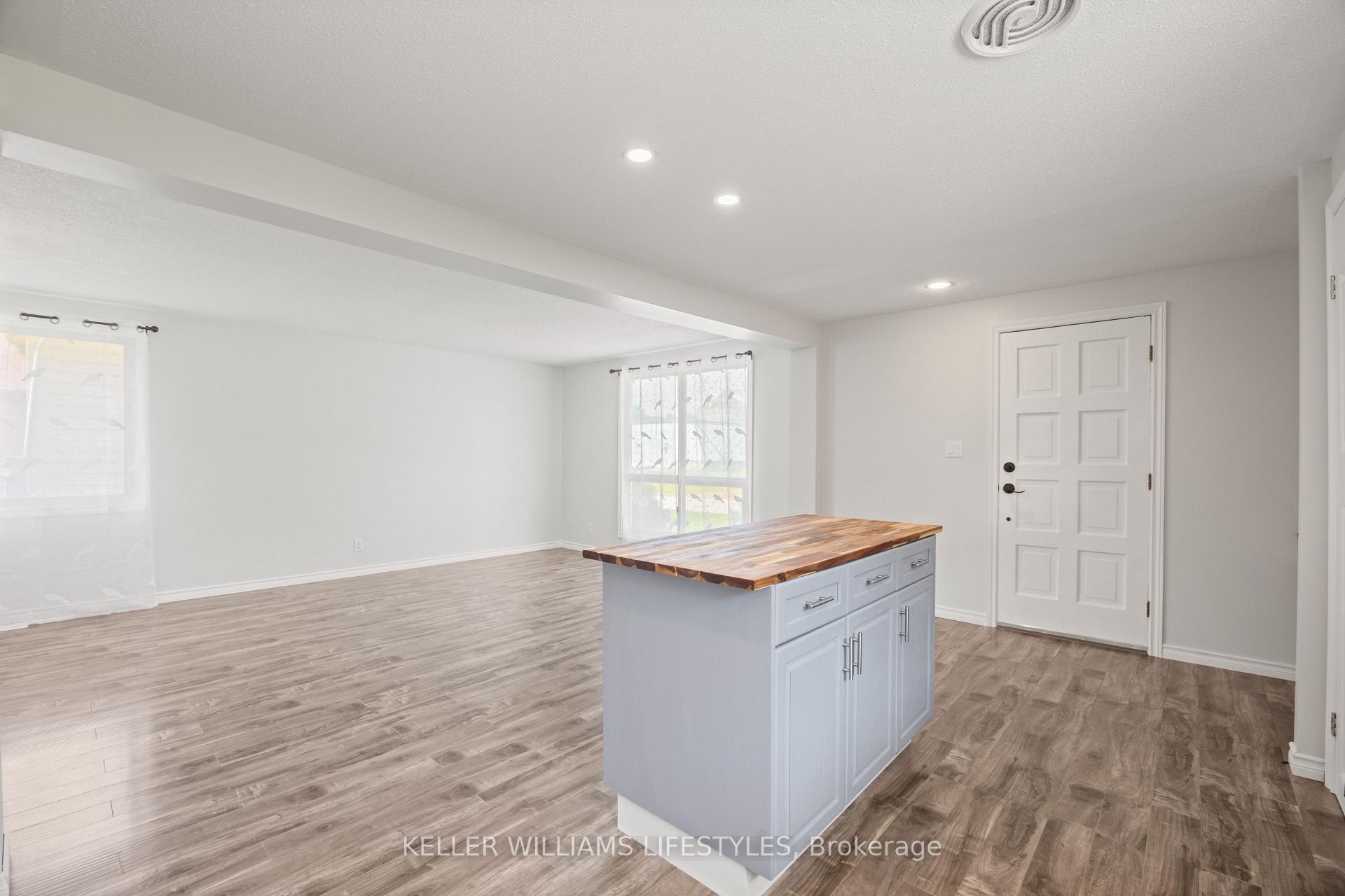 Photo 11 of 131 Prince Street, North Middlesex, Parkhill — HOMEH