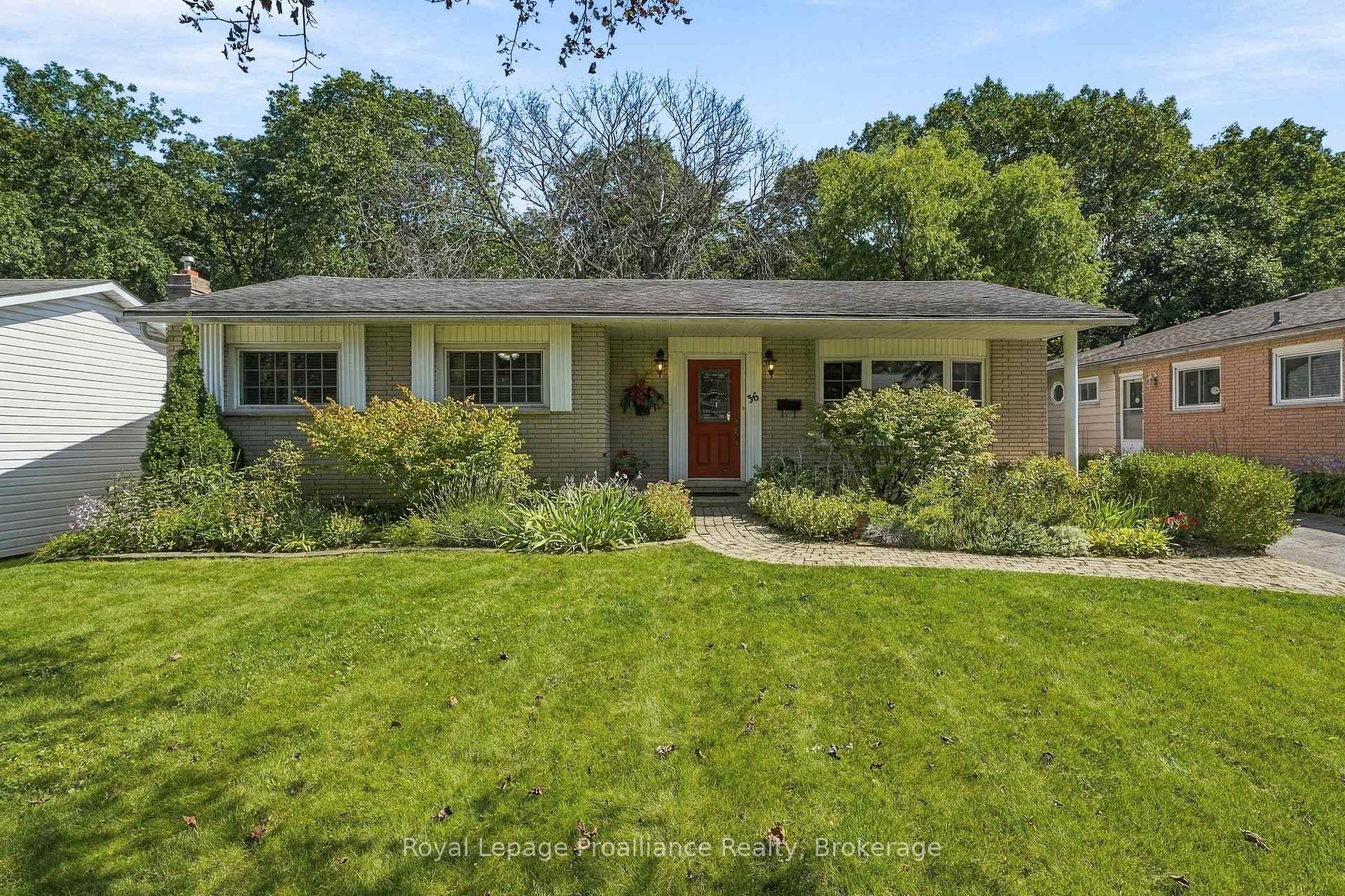 Photo 1 of 36 Parkview Heights, Quinte West, Trenton Ward — HOMEH