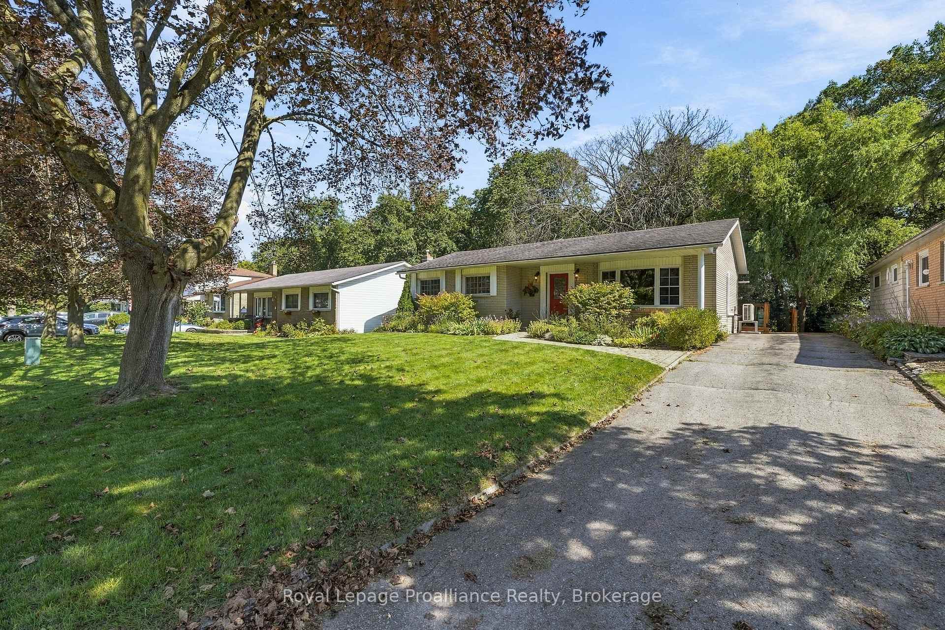 Photo 3 of 36 Parkview Heights, Quinte West, Trenton Ward — HOMEH