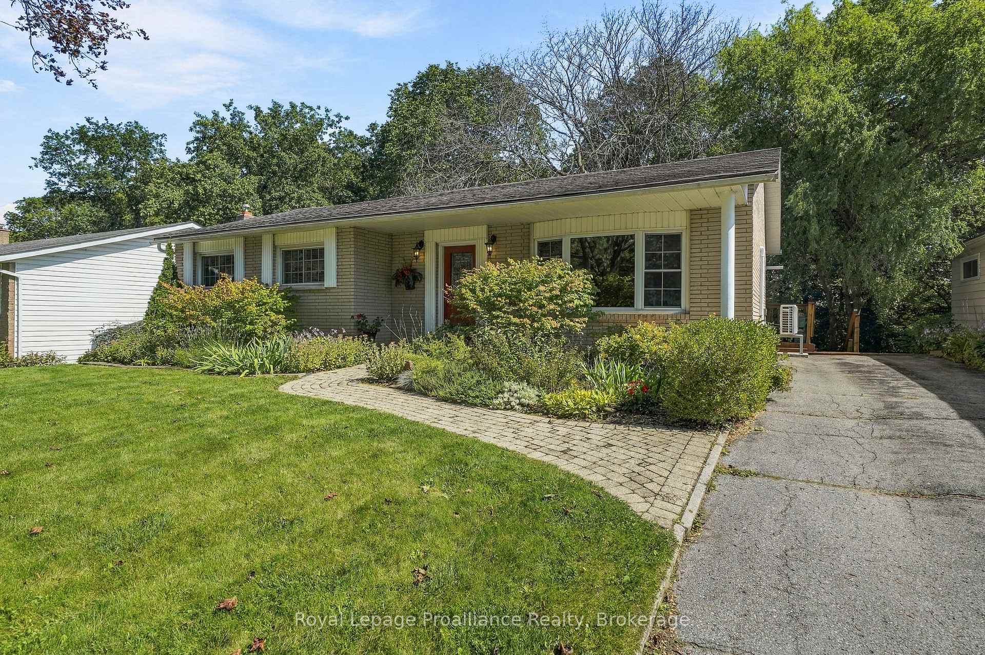 Photo 4 of 36 Parkview Heights, Quinte West, Trenton Ward — HOMEH