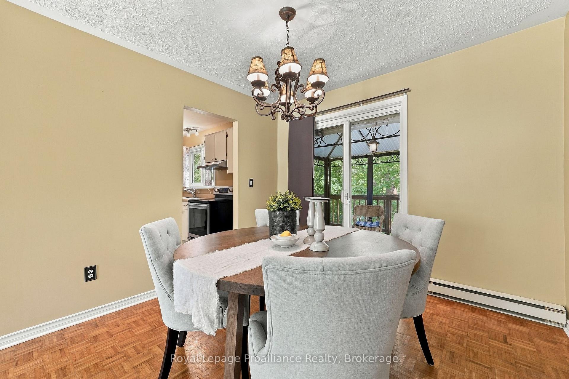 Photo 16 of 36 Parkview Heights, Quinte West, Trenton Ward — HOMEH