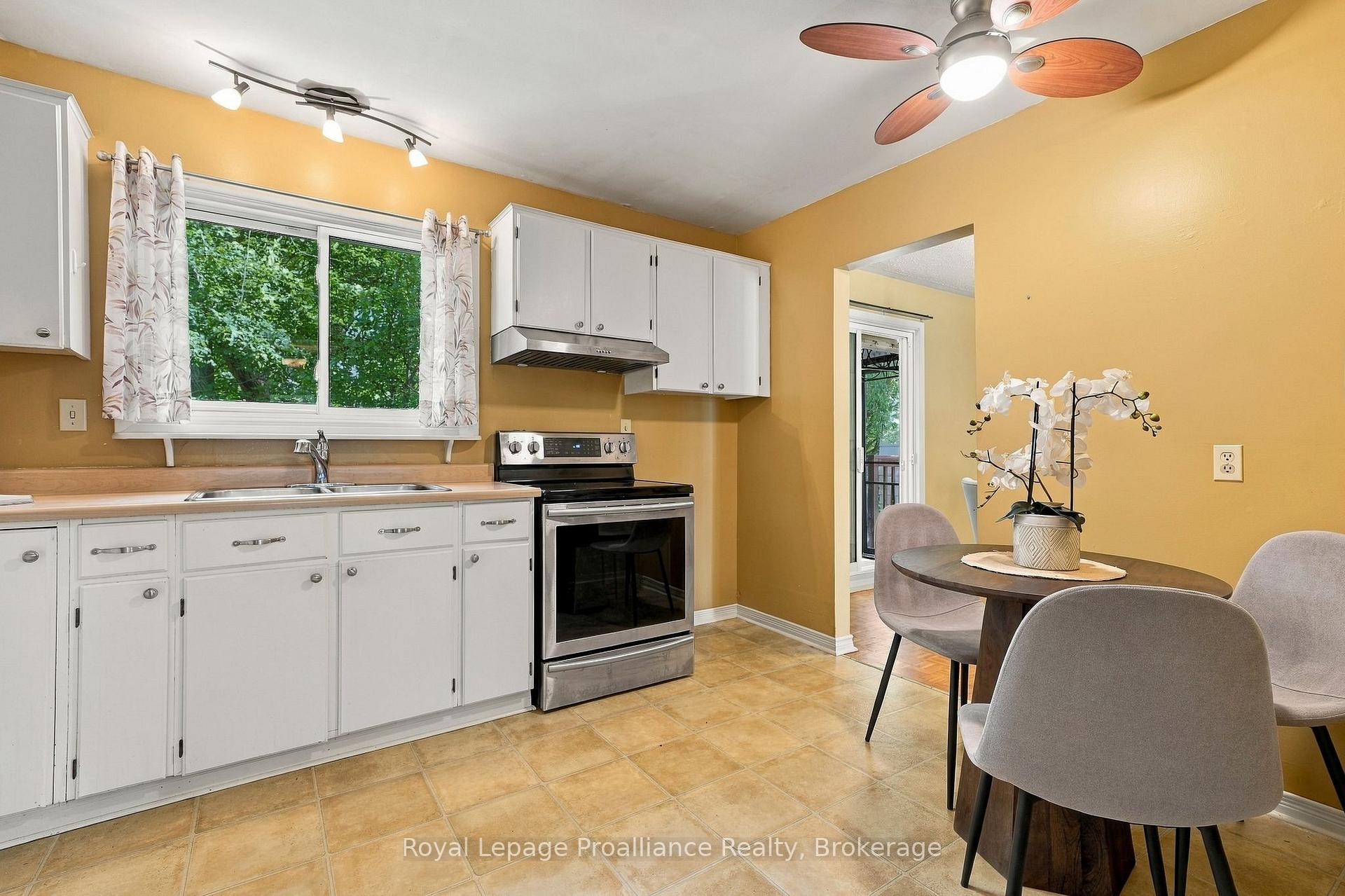 Photo 24 of 36 Parkview Heights, Quinte West, Trenton Ward — HOMEH