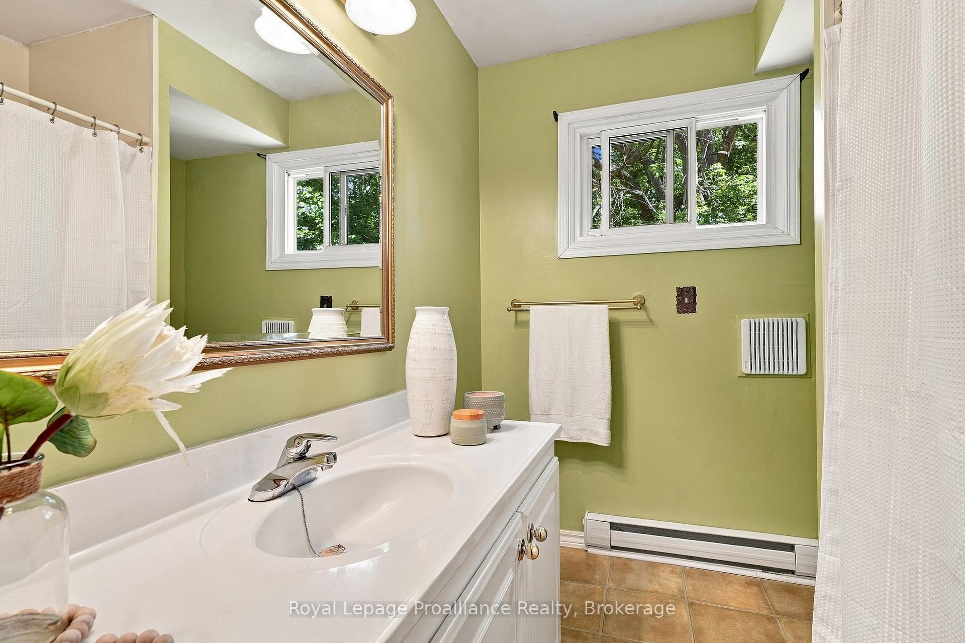Photo 25 of 36 Parkview Heights, Quinte West, Trenton Ward — HOMEH