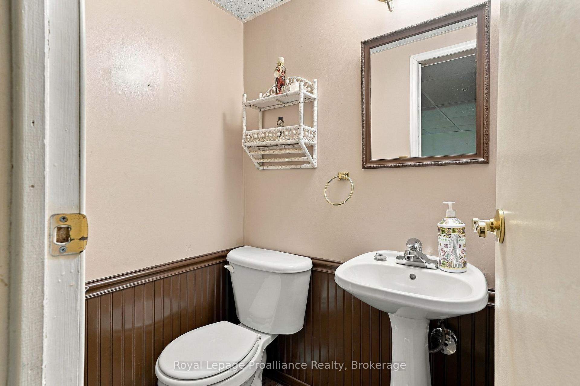Photo 34 of 36 Parkview Heights, Quinte West, Trenton Ward — HOMEH