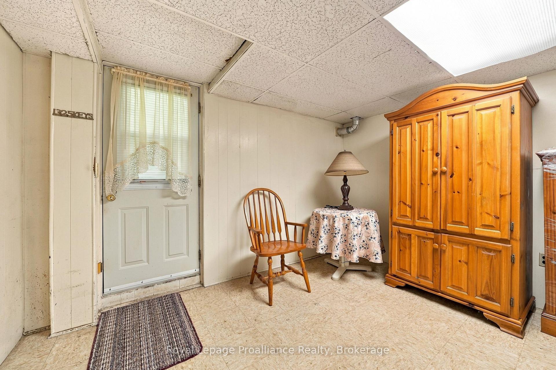 Photo 38 of 36 Parkview Heights, Quinte West, Trenton Ward — HOMEH