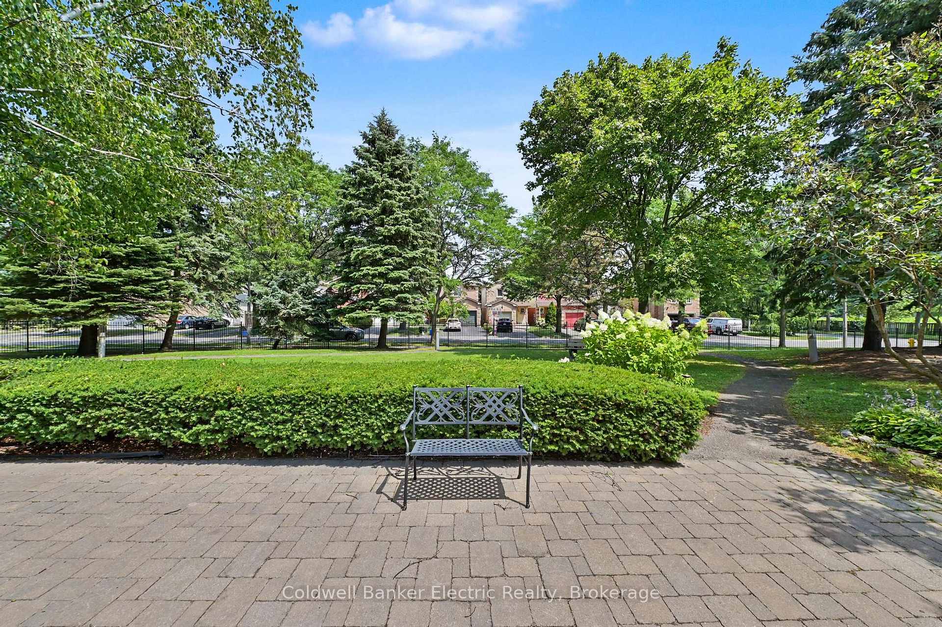 Photo 7 of Unit 1011, 712 Rossland Road E, Whitby, Pringle Creek — HOMEH