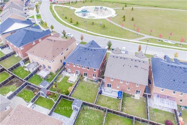 Photo 18 of 33 Robert Osprey Drive, Markham, Cathedraltown — HOMEH