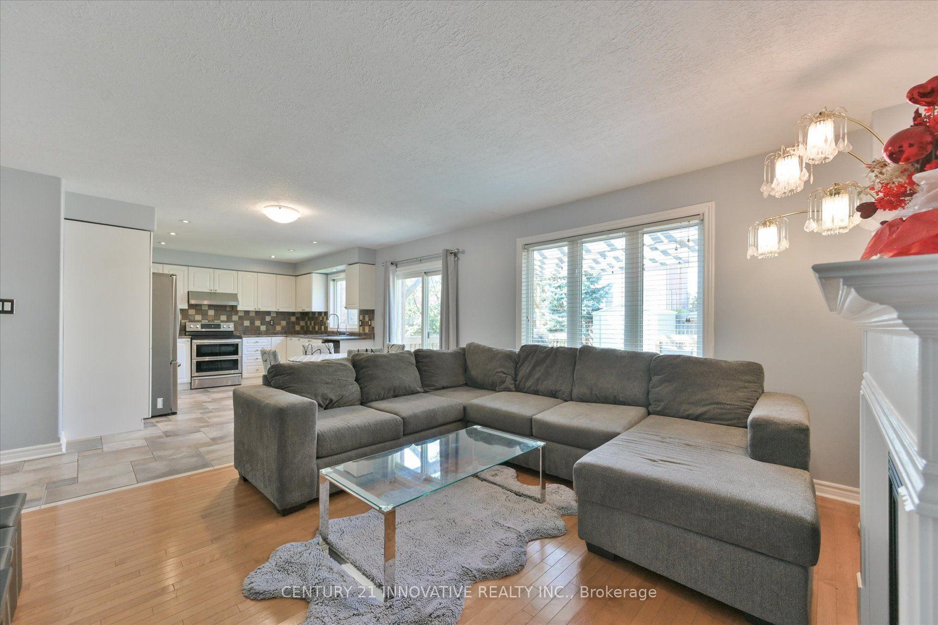 Photo 14 of 28 Empire Drive, Barrie, Innis-Shore — HOMEH