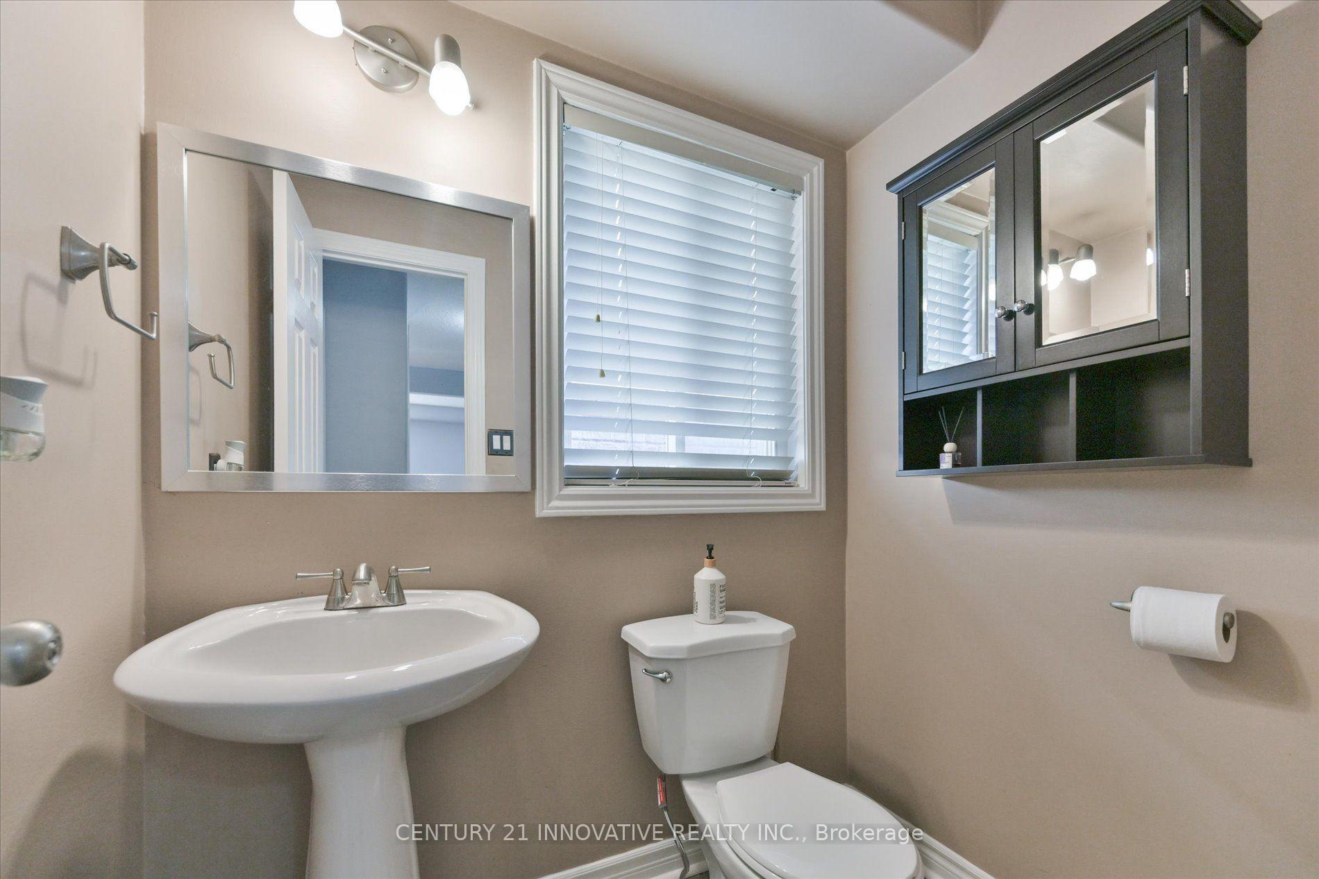 Photo 15 of 28 Empire Drive, Barrie, Innis-Shore — HOMEH