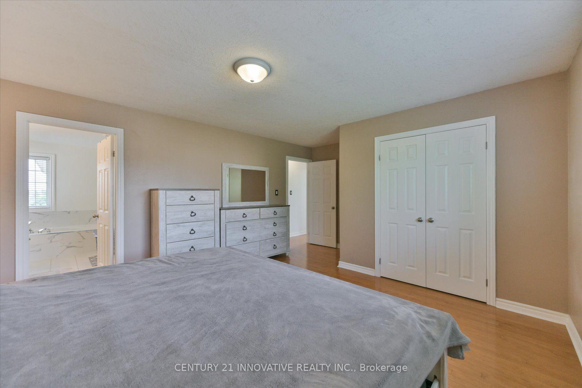Photo 21 of 28 Empire Drive, Barrie, Innis-Shore — HOMEH