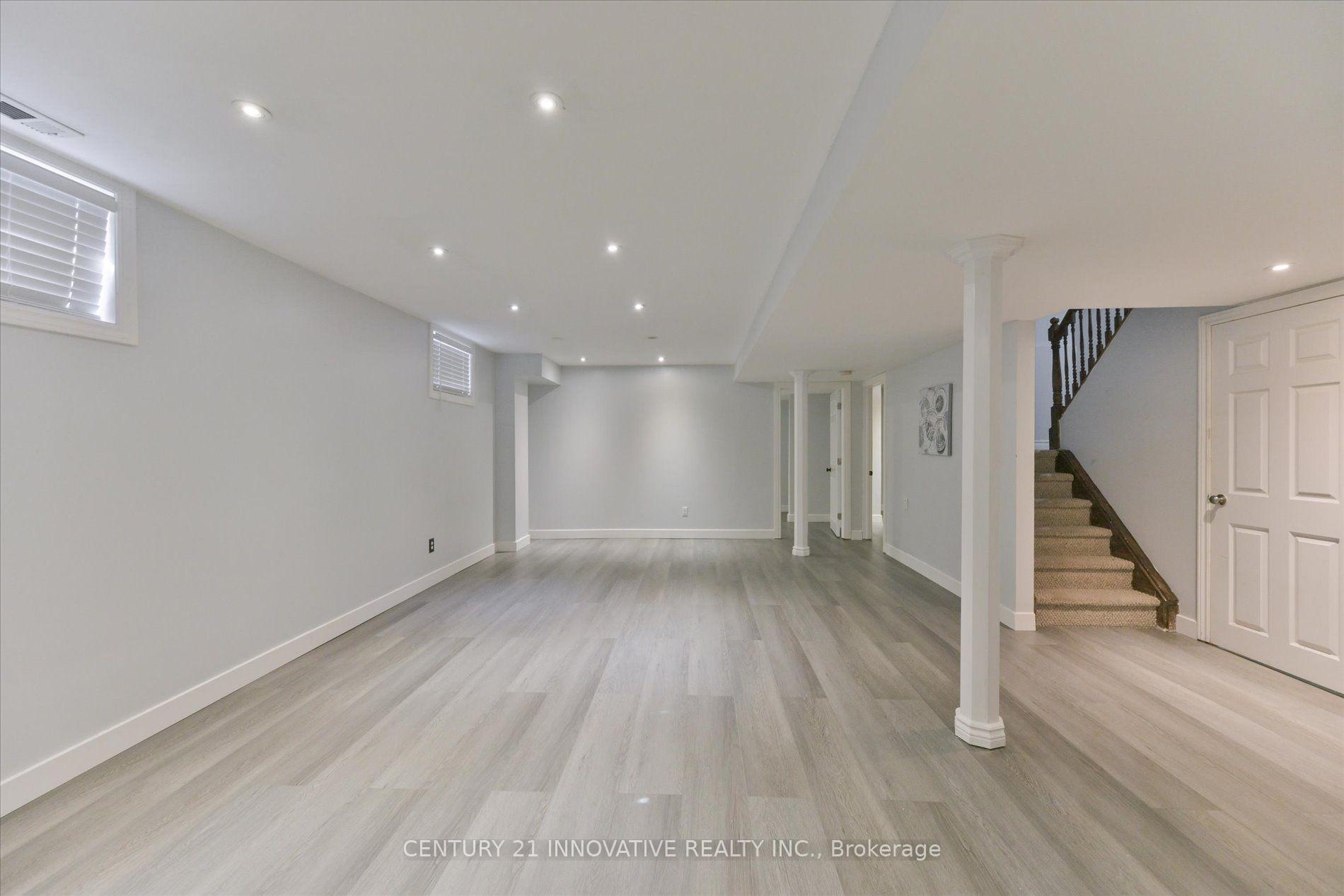 Photo 31 of 28 Empire Drive, Barrie, Innis-Shore — HOMEH