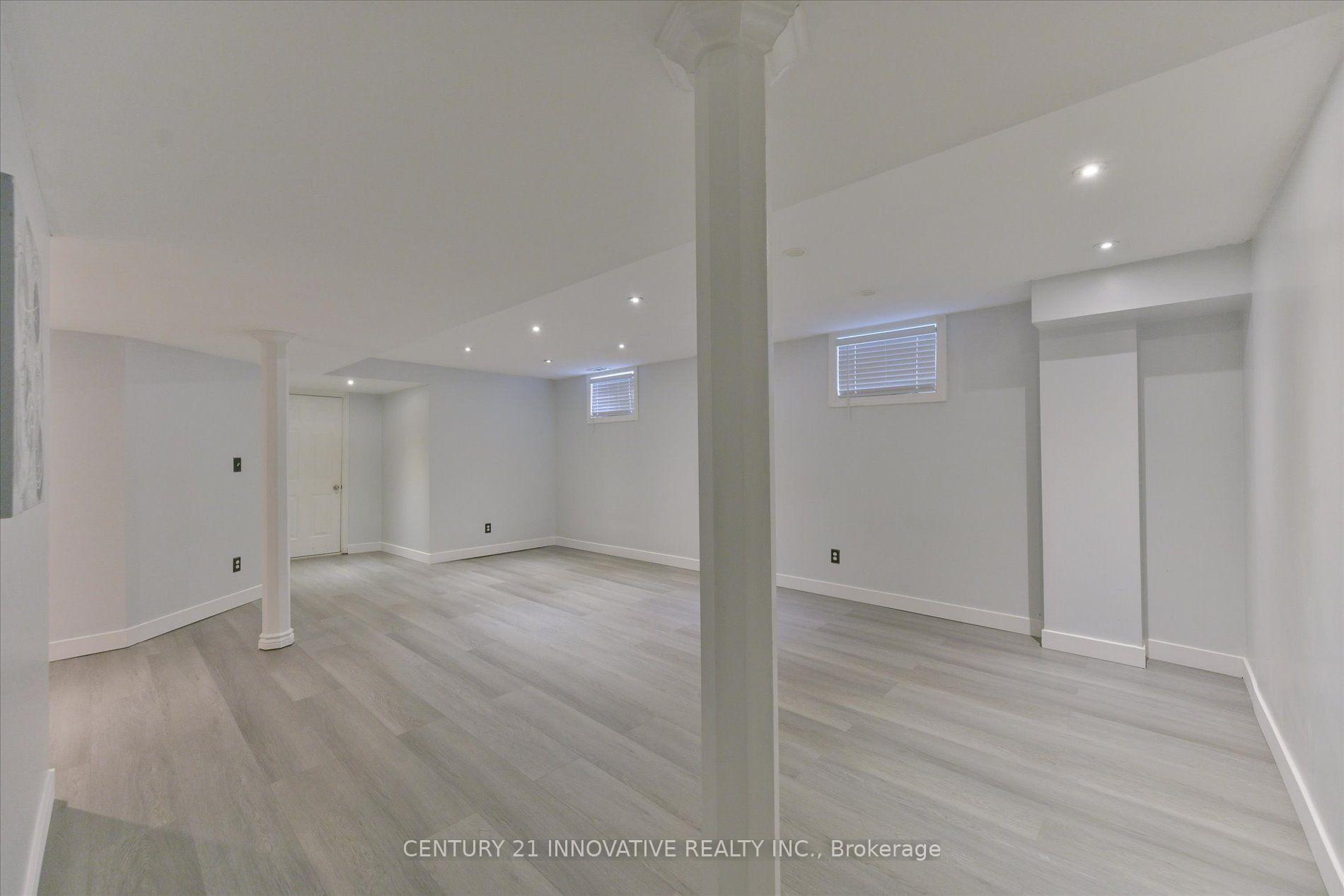 Photo 32 of 28 Empire Drive, Barrie, Innis-Shore — HOMEH