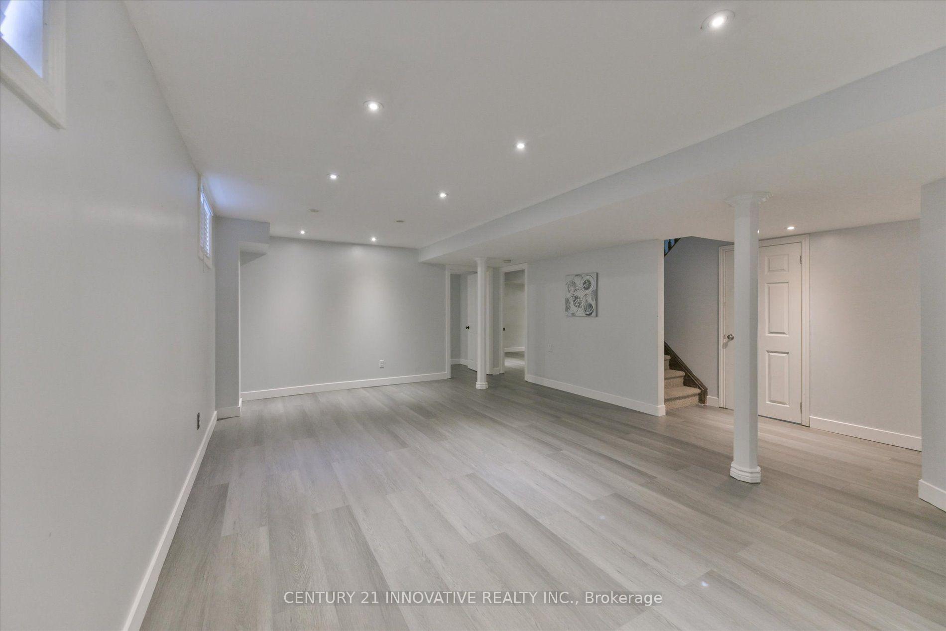 Photo 33 of 28 Empire Drive, Barrie, Innis-Shore — HOMEH