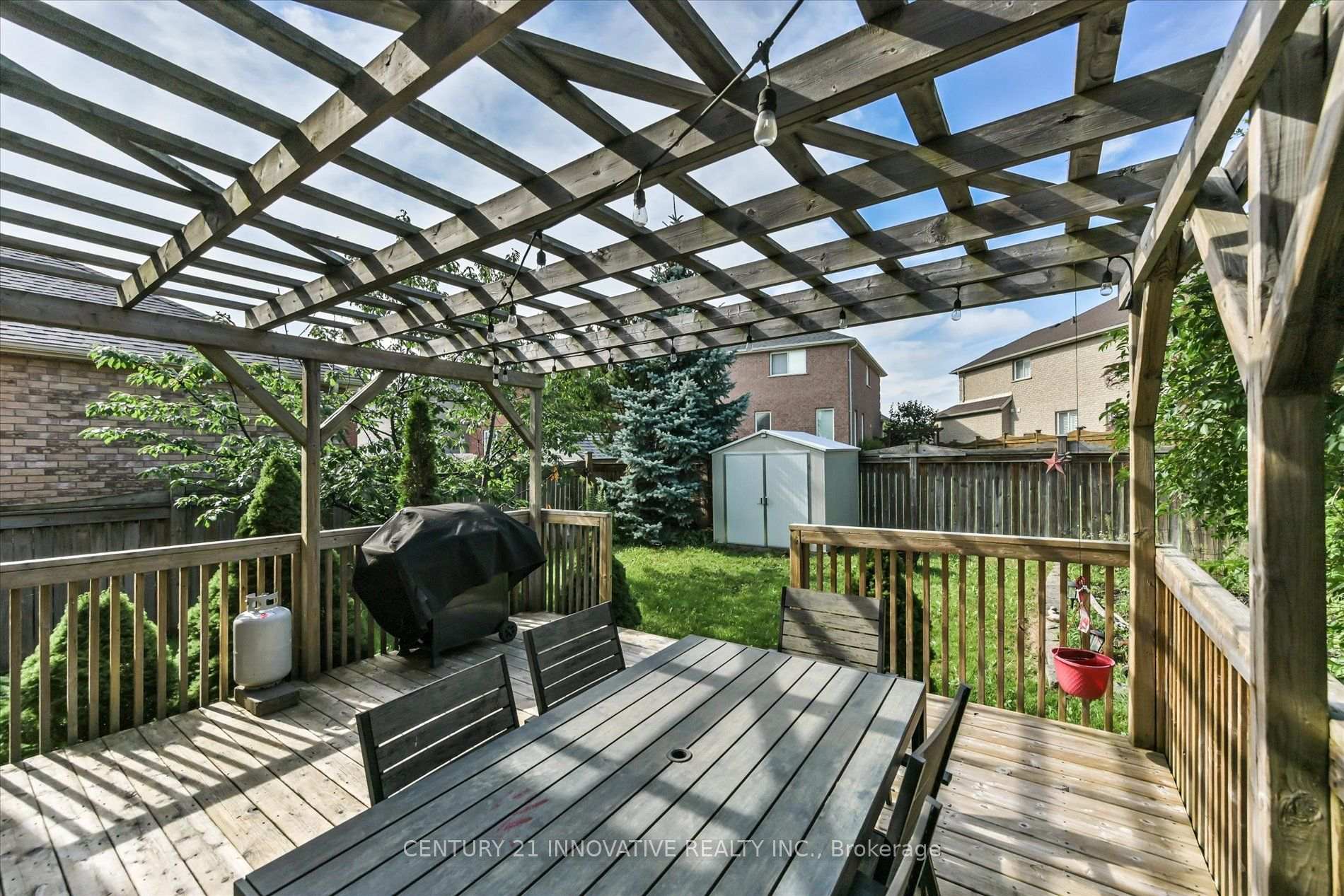 Photo 38 of 28 Empire Drive, Barrie, Innis-Shore — HOMEH