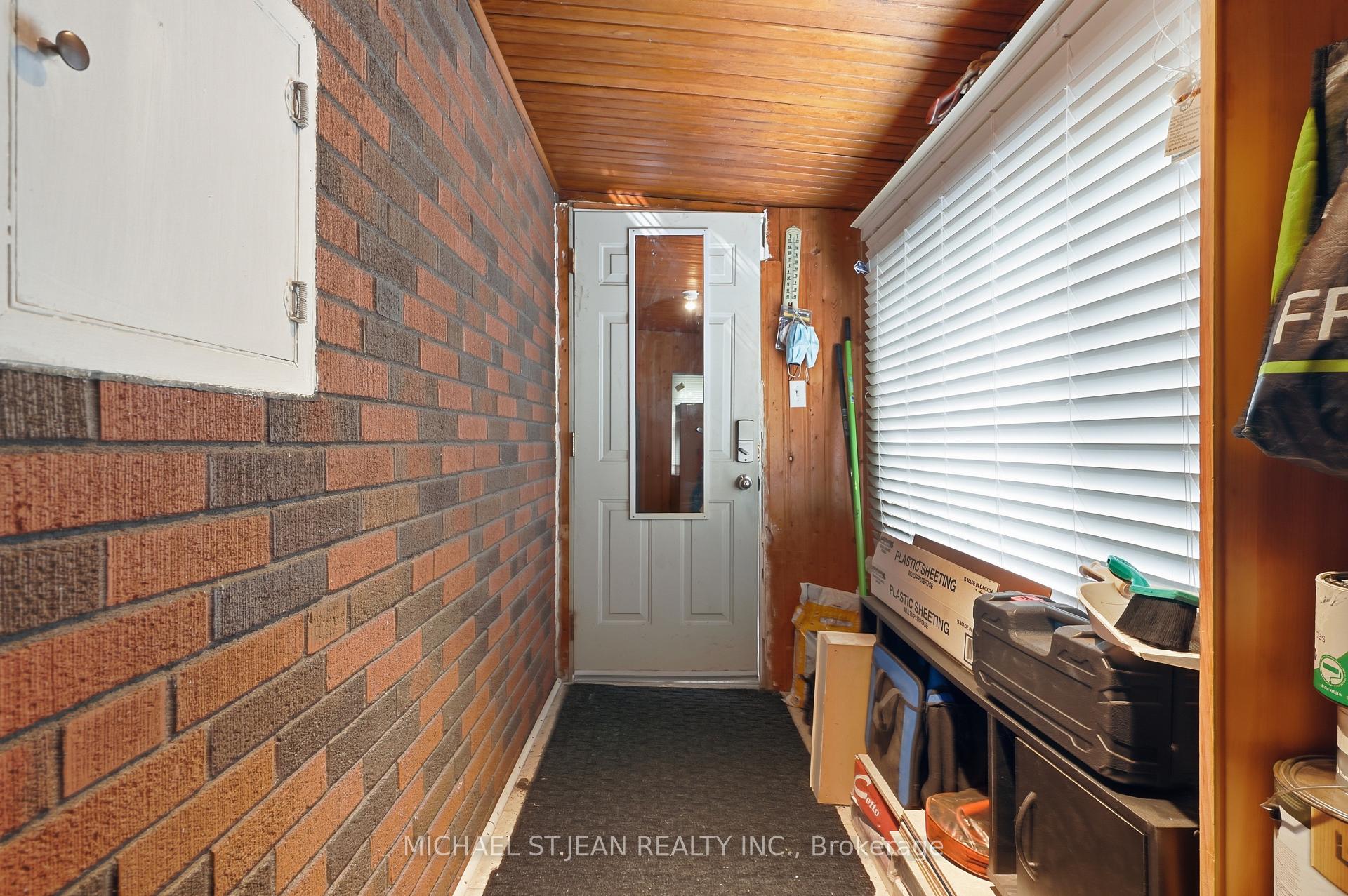 Photo 8 of 1494 Main Street E, Hamilton, Bartonville — HOMEH