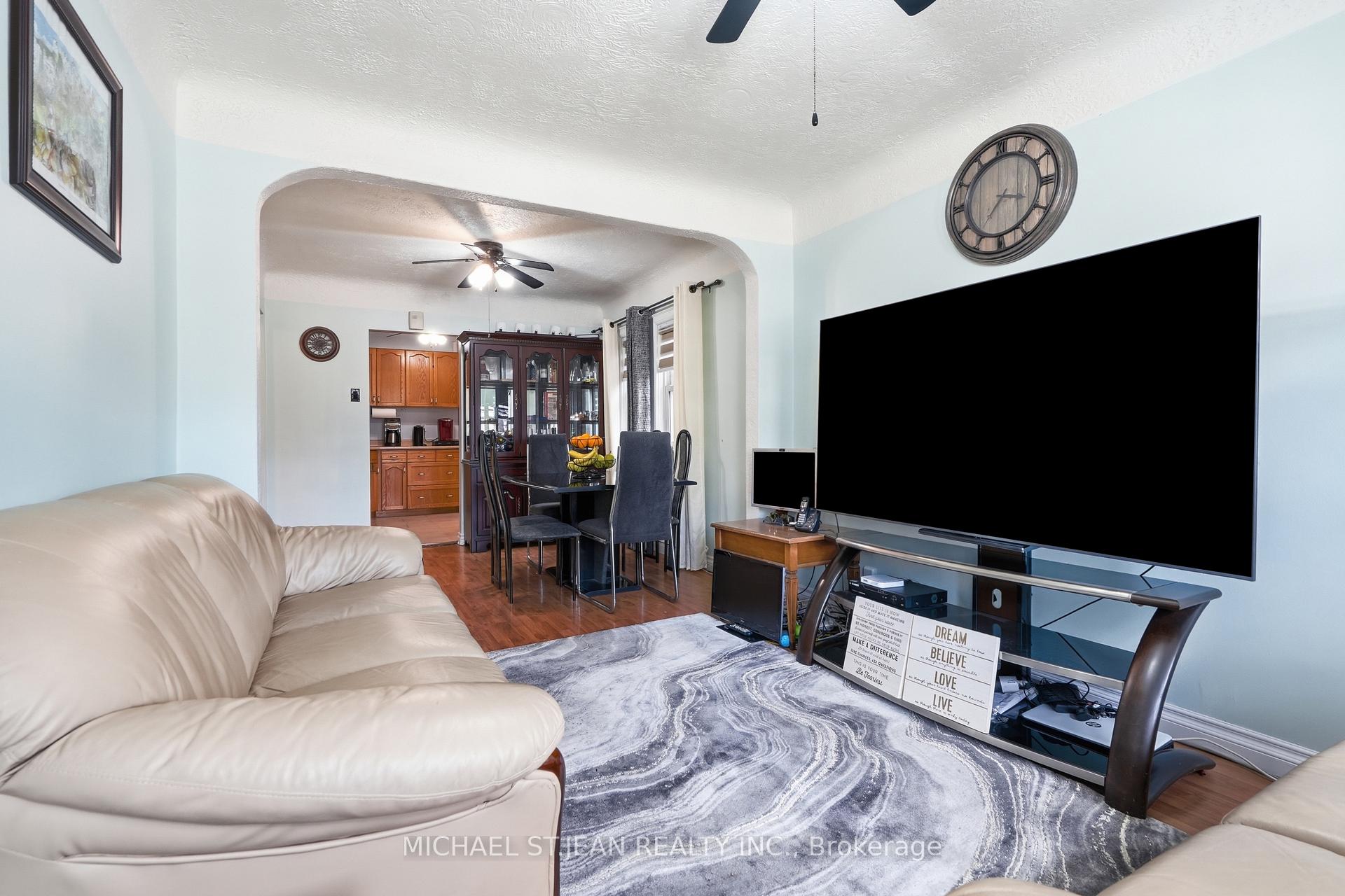 Photo 9 of 1494 Main Street E, Hamilton, Bartonville — HOMEH