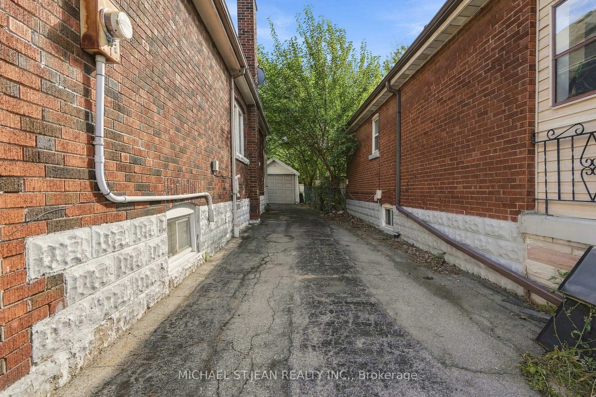 Photo 42 of 1494 Main Street E, Hamilton, Bartonville — HOMEH