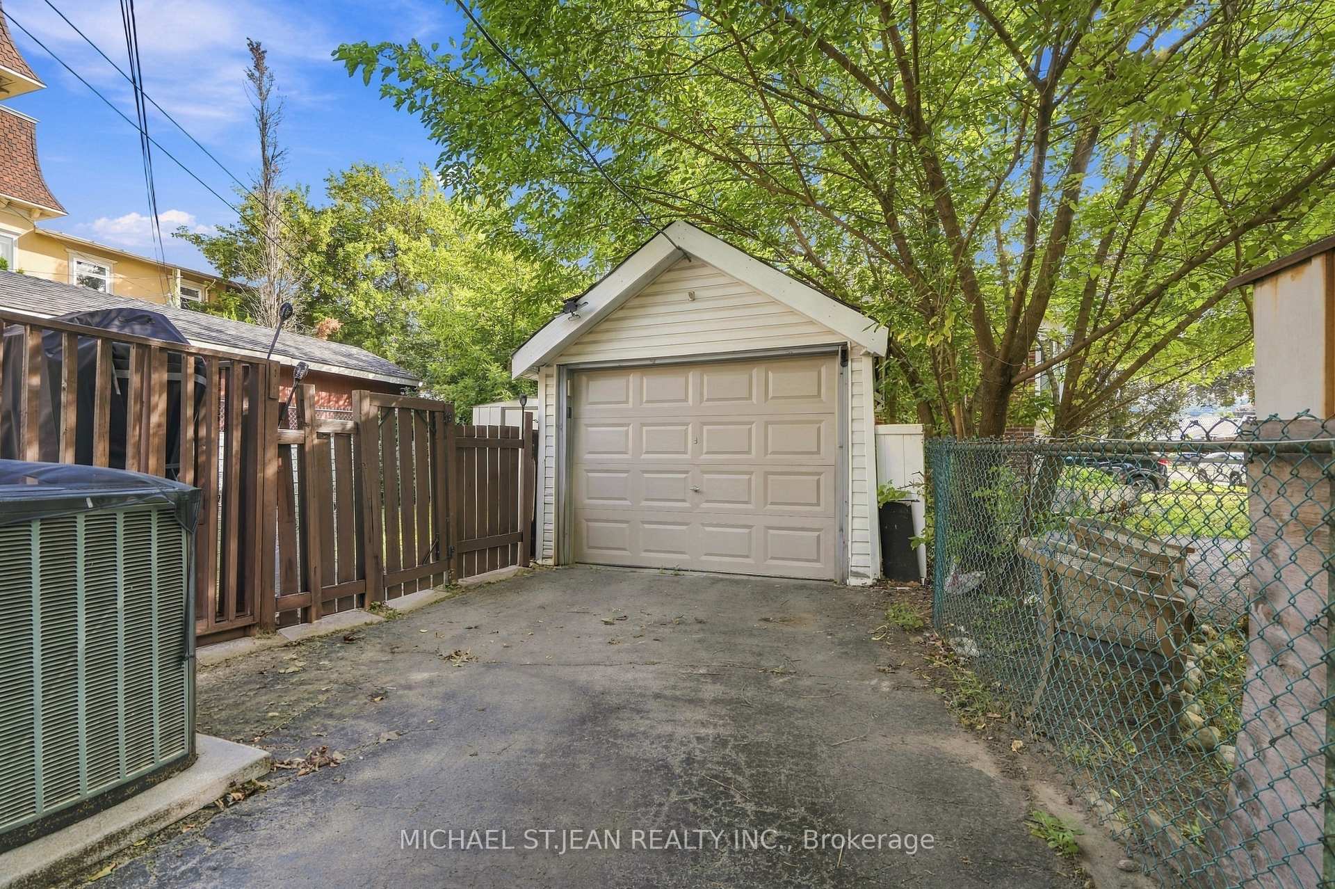 Photo 43 of 1494 Main Street E, Hamilton, Bartonville — HOMEH