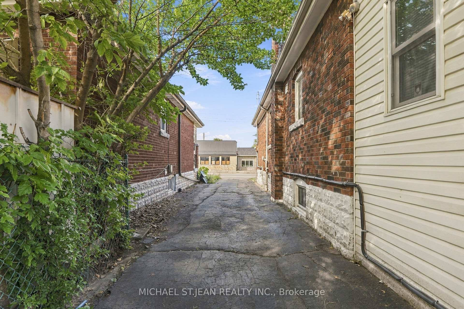 Photo 44 of 1494 Main Street E, Hamilton, Bartonville — HOMEH