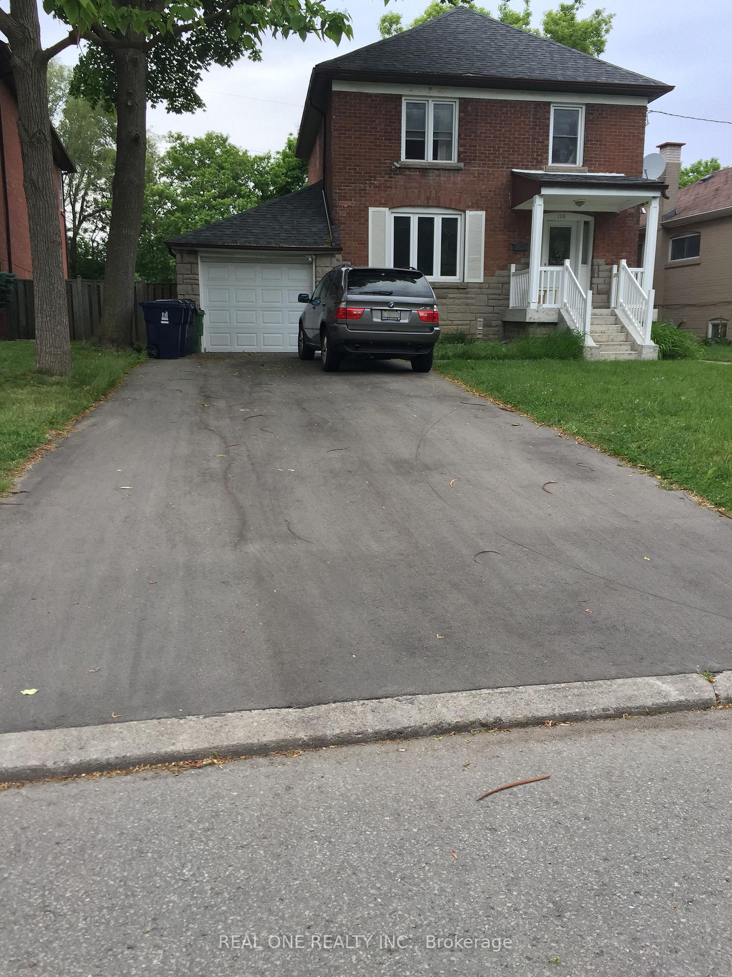 Photo 1 of 116 Pemberton Avenue, North York, Newtonbrook East — HOMEH