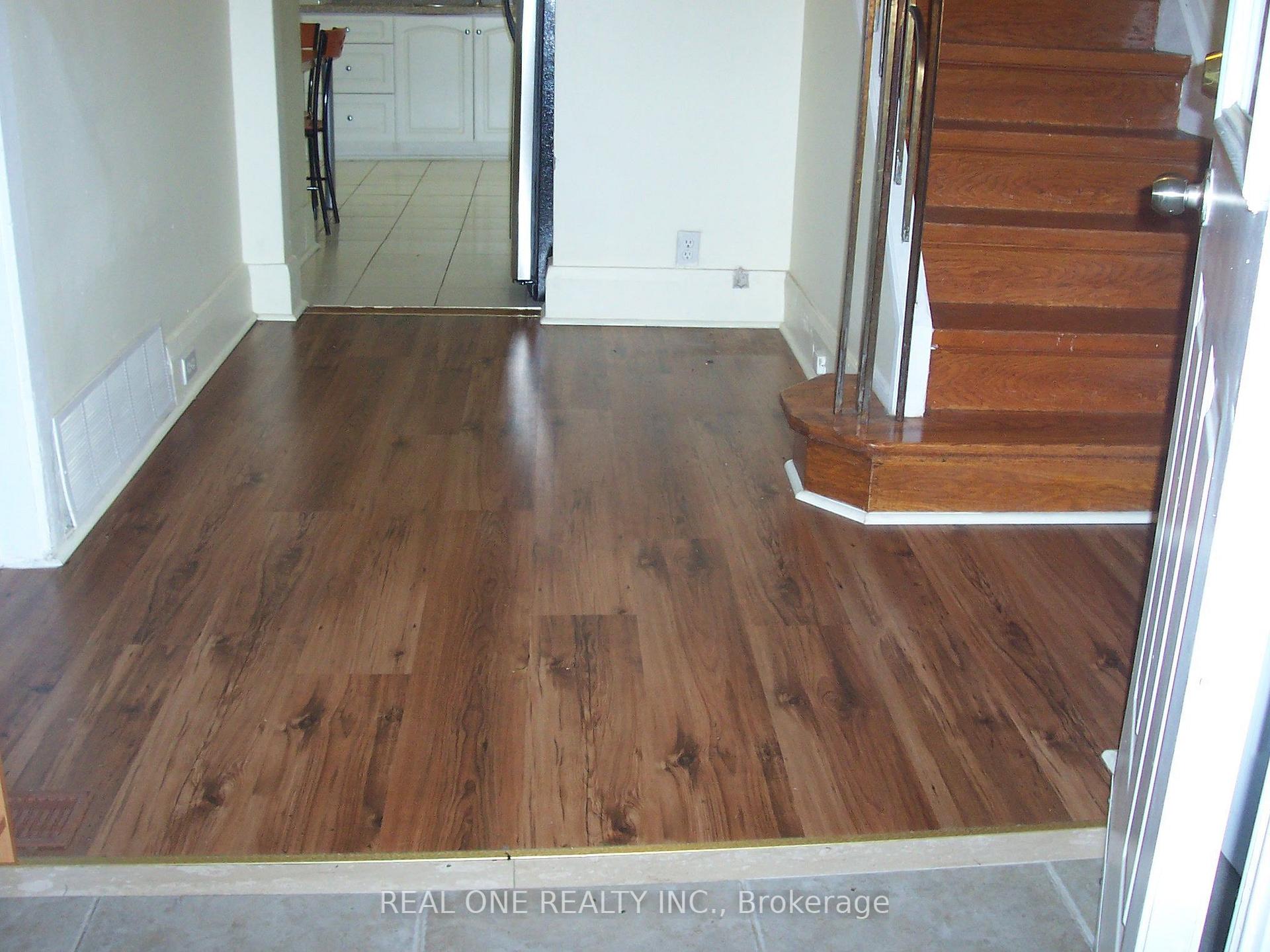 Photo 7 of 116 Pemberton Avenue, North York, Newtonbrook East — HOMEH