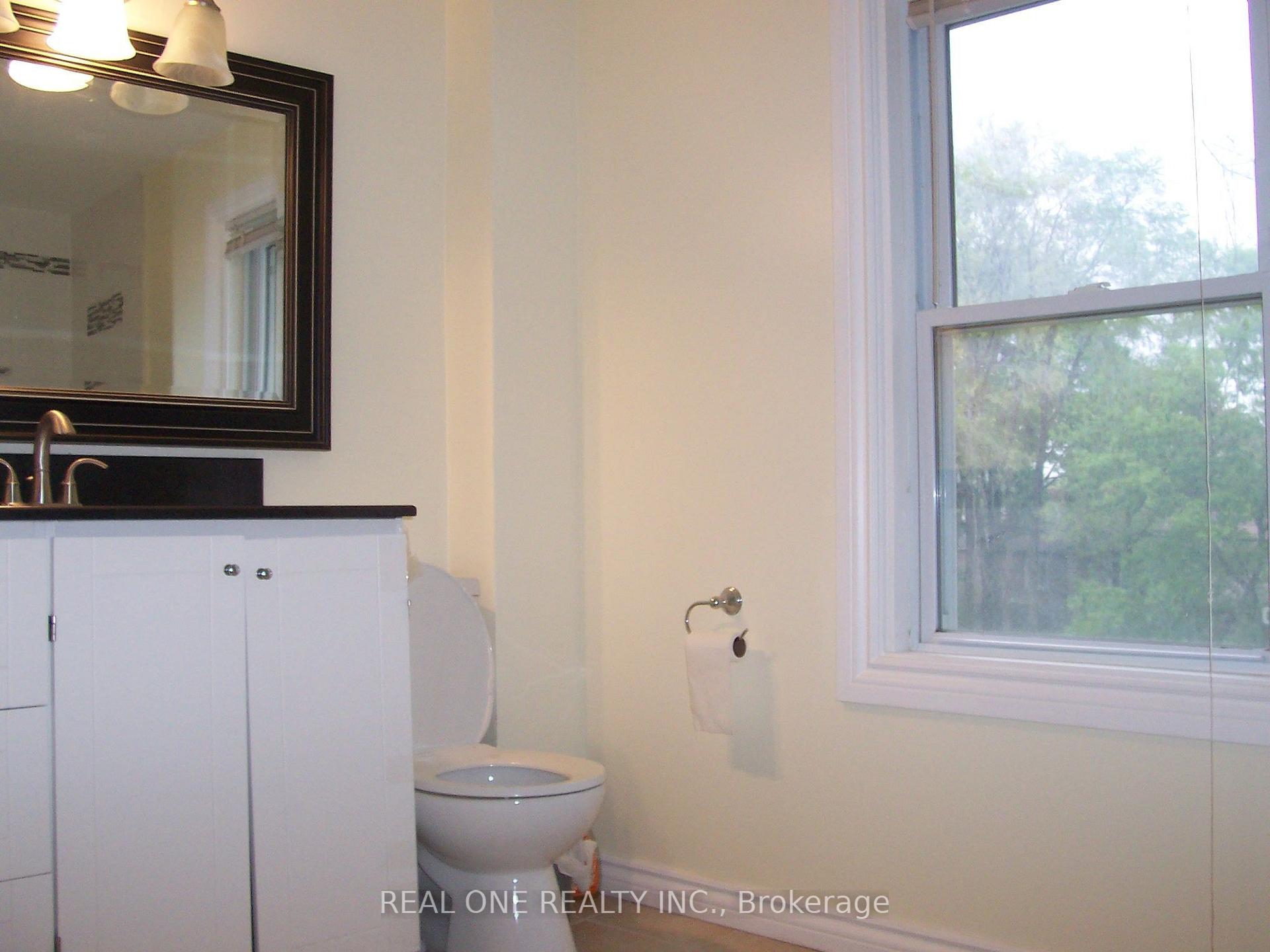 Photo 10 of 116 Pemberton Avenue, North York, Newtonbrook East — HOMEH