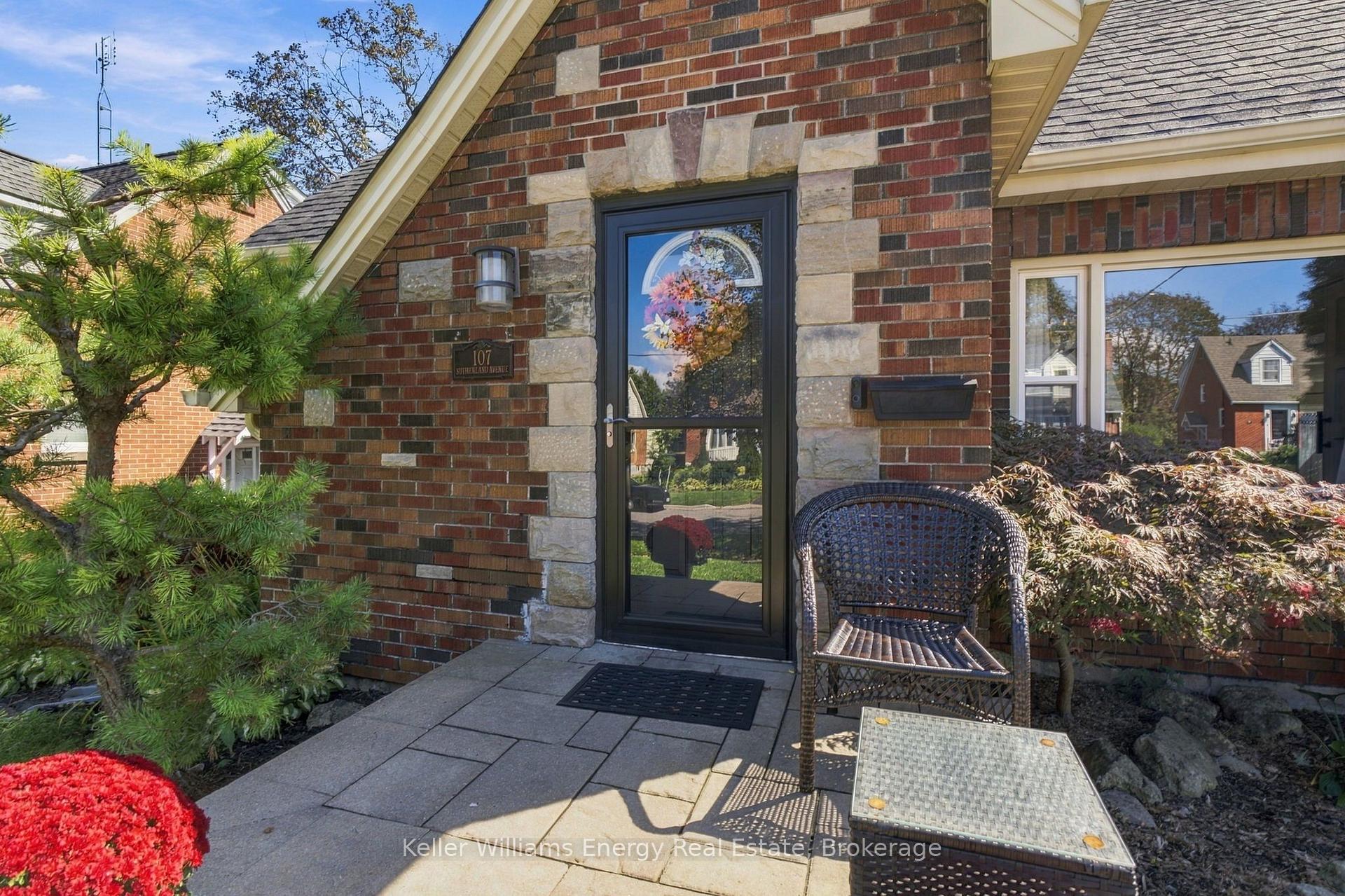 Photo 4 of 107 Sutherland Avenue, Oshawa, O'Neill — HOMEH