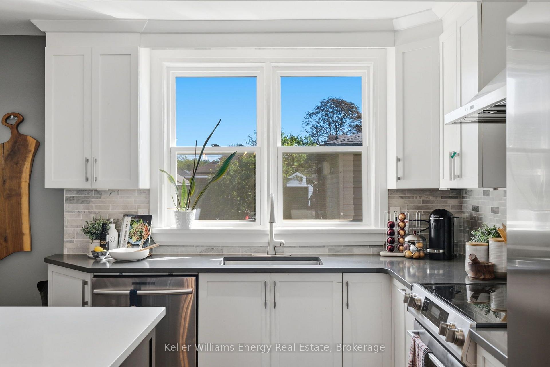 Photo 13 of 107 Sutherland Avenue, Oshawa, O'Neill — HOMEH